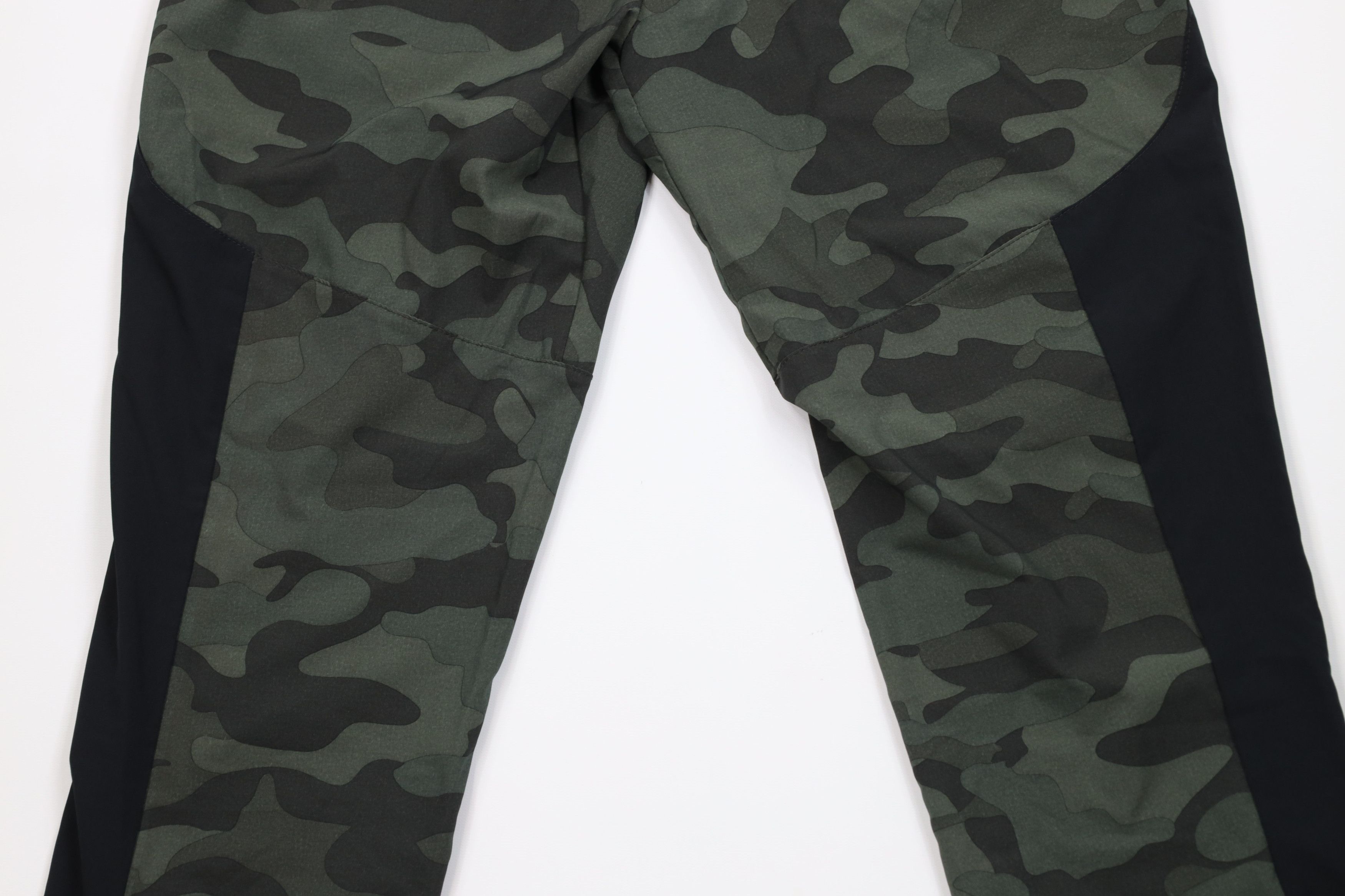New Balance Vintage Y2K New Balance Stretch Tapered Leg Pants Camouflage Size US 36 / EU 52 - 12 Thumbnail