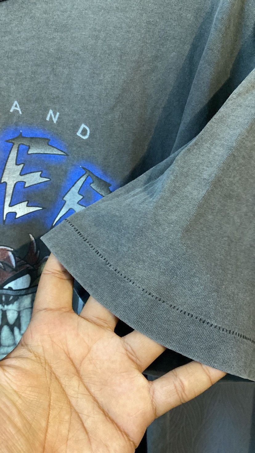 NFL Sick Distress Vintage 95 Raiders X Taz Mania Distress Tshirt Size US L / EU 52-54 / 3 - 7 Thumbnail