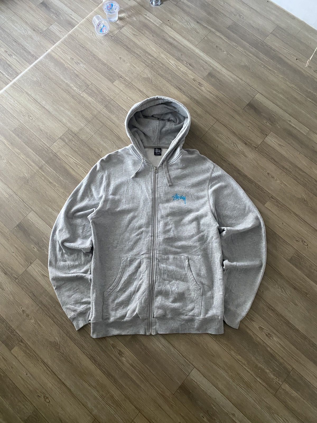人気 ☆STUSSY☆ OUTLINE ZIP HOODIE GREY Stussy-Outline-Zip-Hoodie-