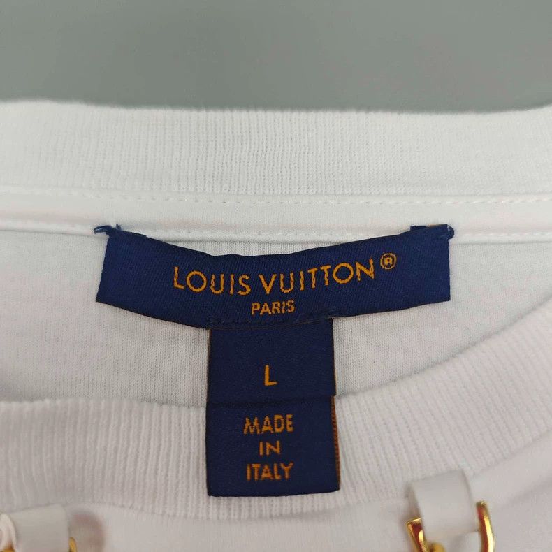 Louis Vuitton Louis Vuitton Short sleeve T-shirt with white solid chain l Size US L / EU 52-54 / 3 - 5 Thumbnail