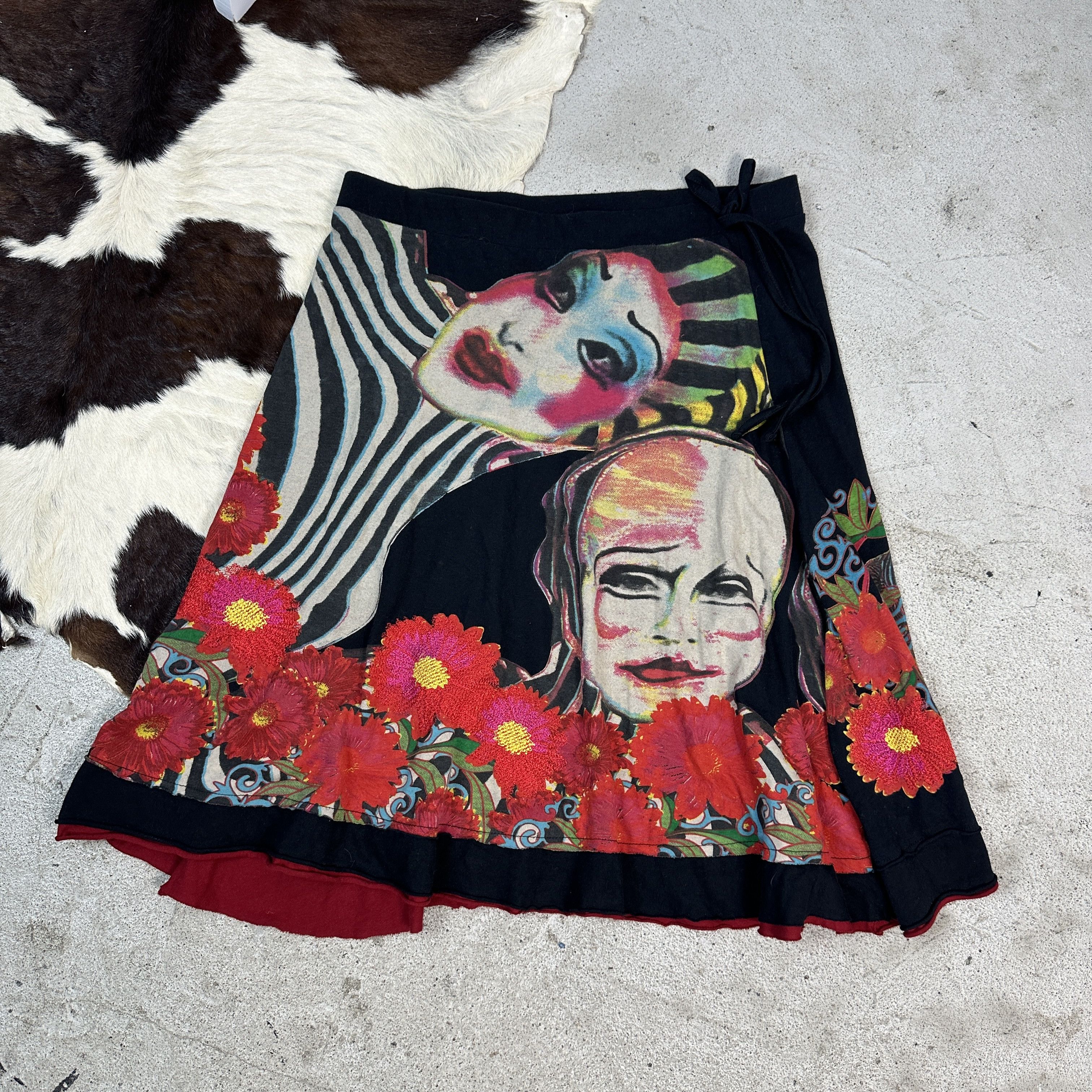 Desigual × Vintage Desigual x Cirque du Soileil Skirt Size 27" / US 4 / IT 40 - 1 Thumbnail