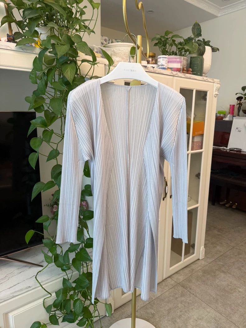 Issey Miyake Issey Miyake size:3 A classic grey basic long cardigan Size XS / US 0-2 / IT 36-38 - 1 Thumbnail