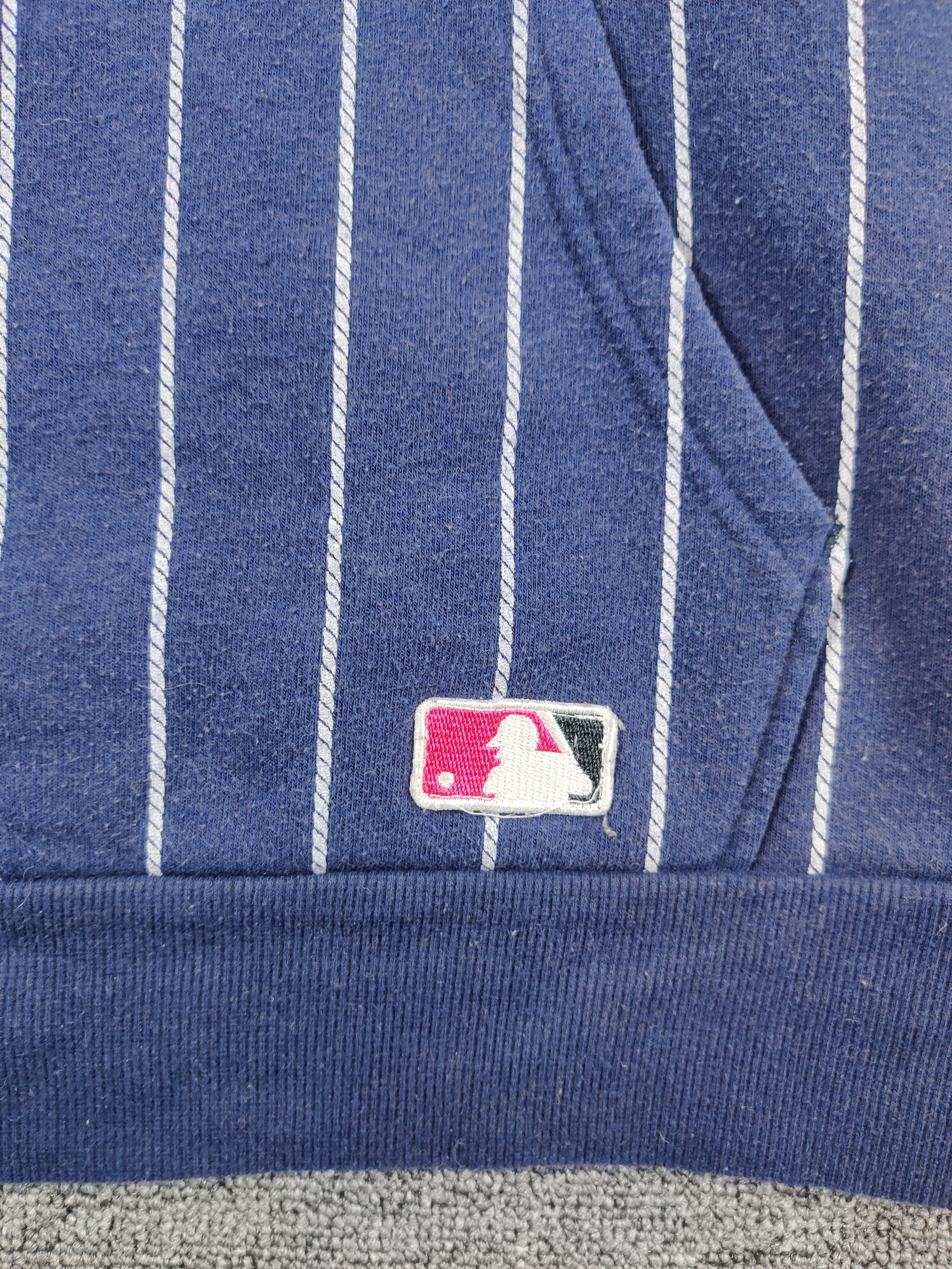 MLB Vintage MLB New York Yankees Stripe Pullover Hoodie Size US L / EU 52-54 / 3 - 8 Thumbnail
