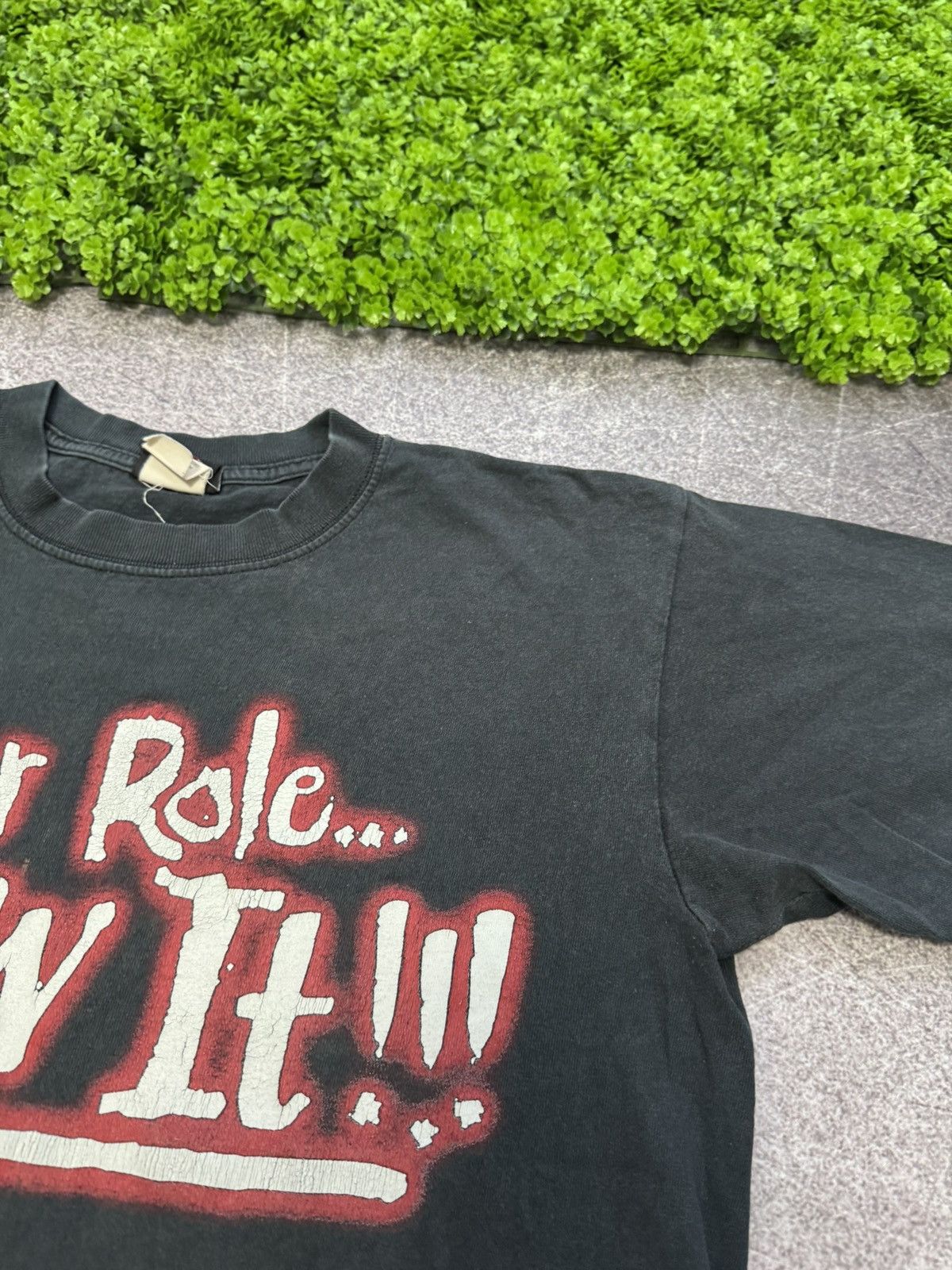 Vintage Vintage 2000 The Rock Dwayne Johnson T-Shirt Wwe WWF Size US M / EU 48-50 / 2 - 13 Thumbnail