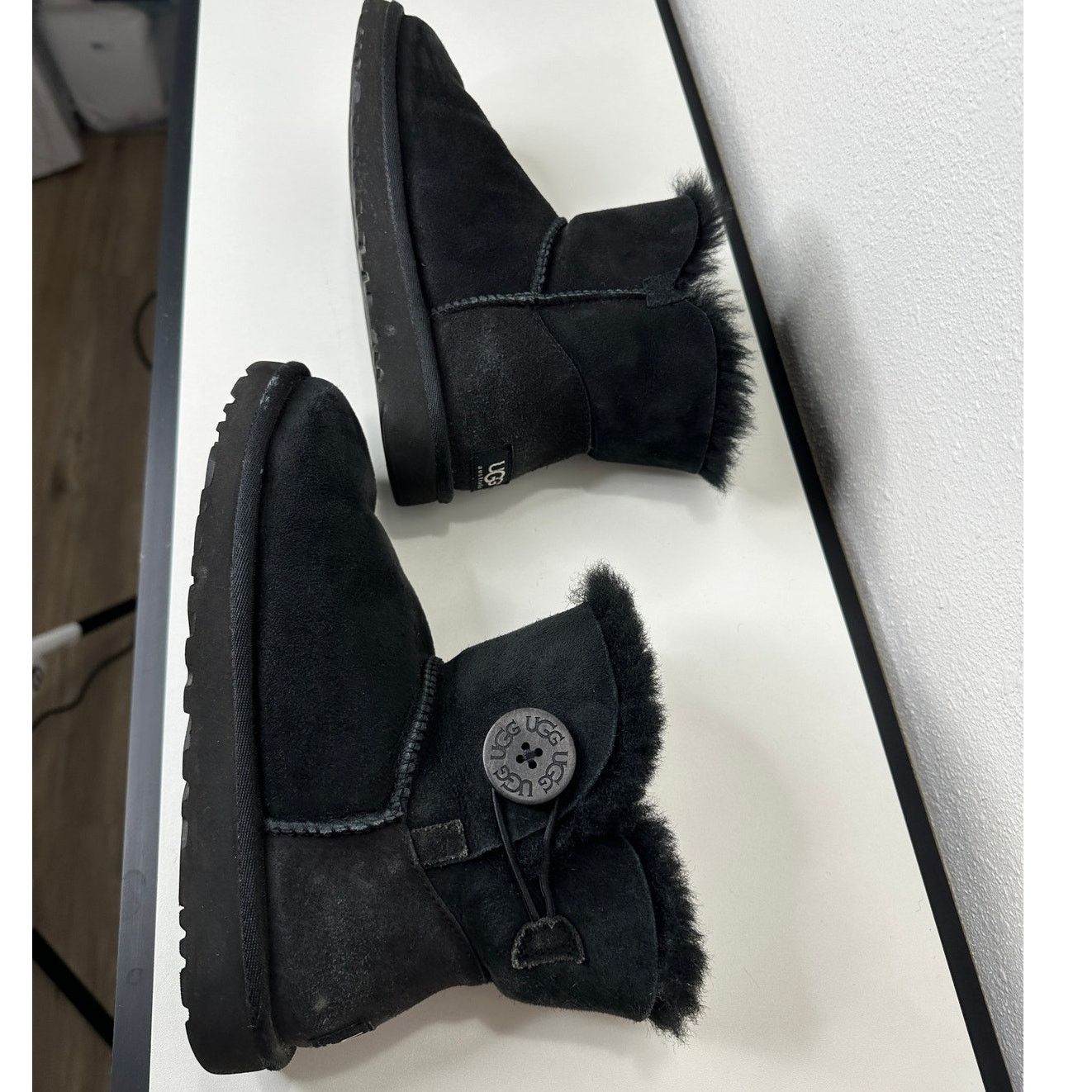 Ugg UGG Black Suede Furry Mini Bailey Button Ankle Boot 6 Size US 6 / IT 36 - 7 Thumbnail