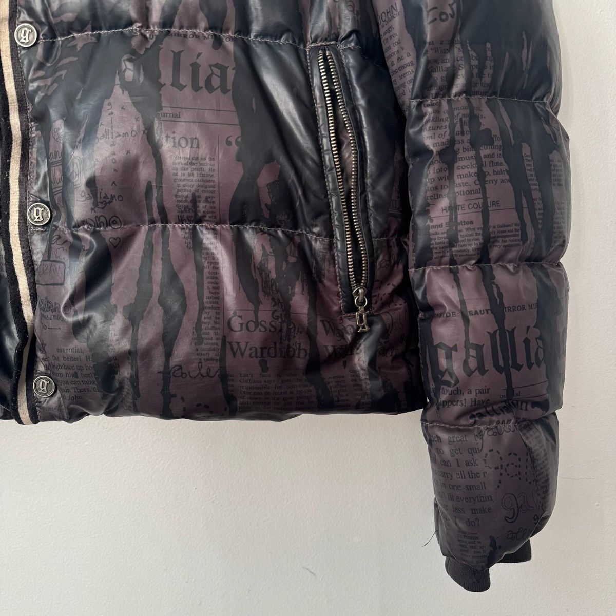 John Galliano AW2010 John Galliano Magazine Newspapers Hood Puffer Jacket Size US M / EU 48-50 / 2 - 4 Thumbnail