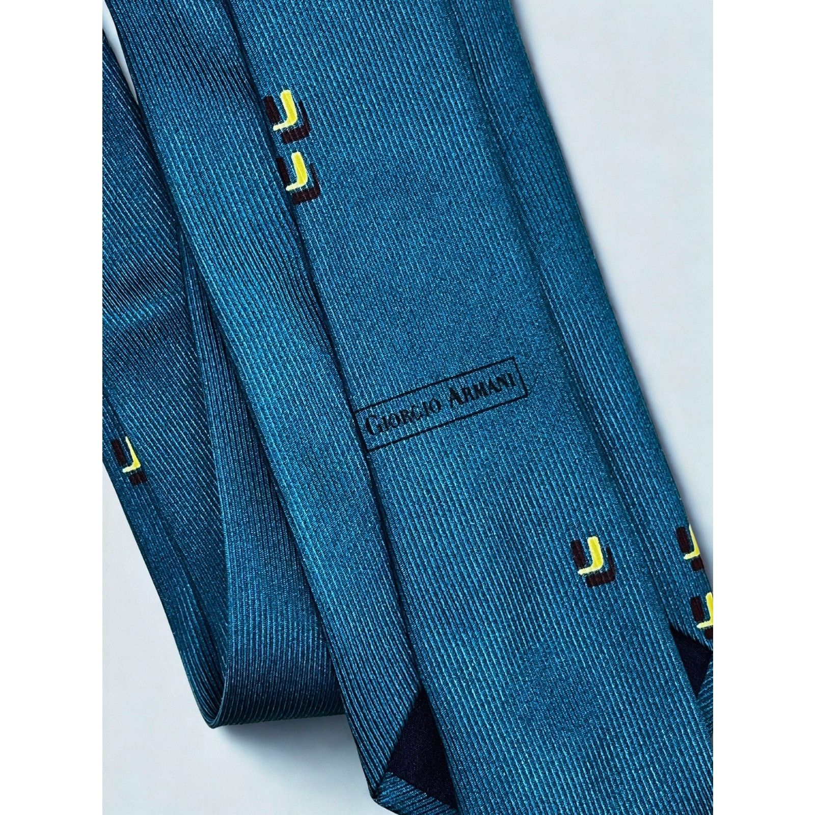 Giorgio Armani Giorgio Armani 100% Silk Tie Made in Italy Geometric Pattern Size ONE SIZE - 7 Thumbnail