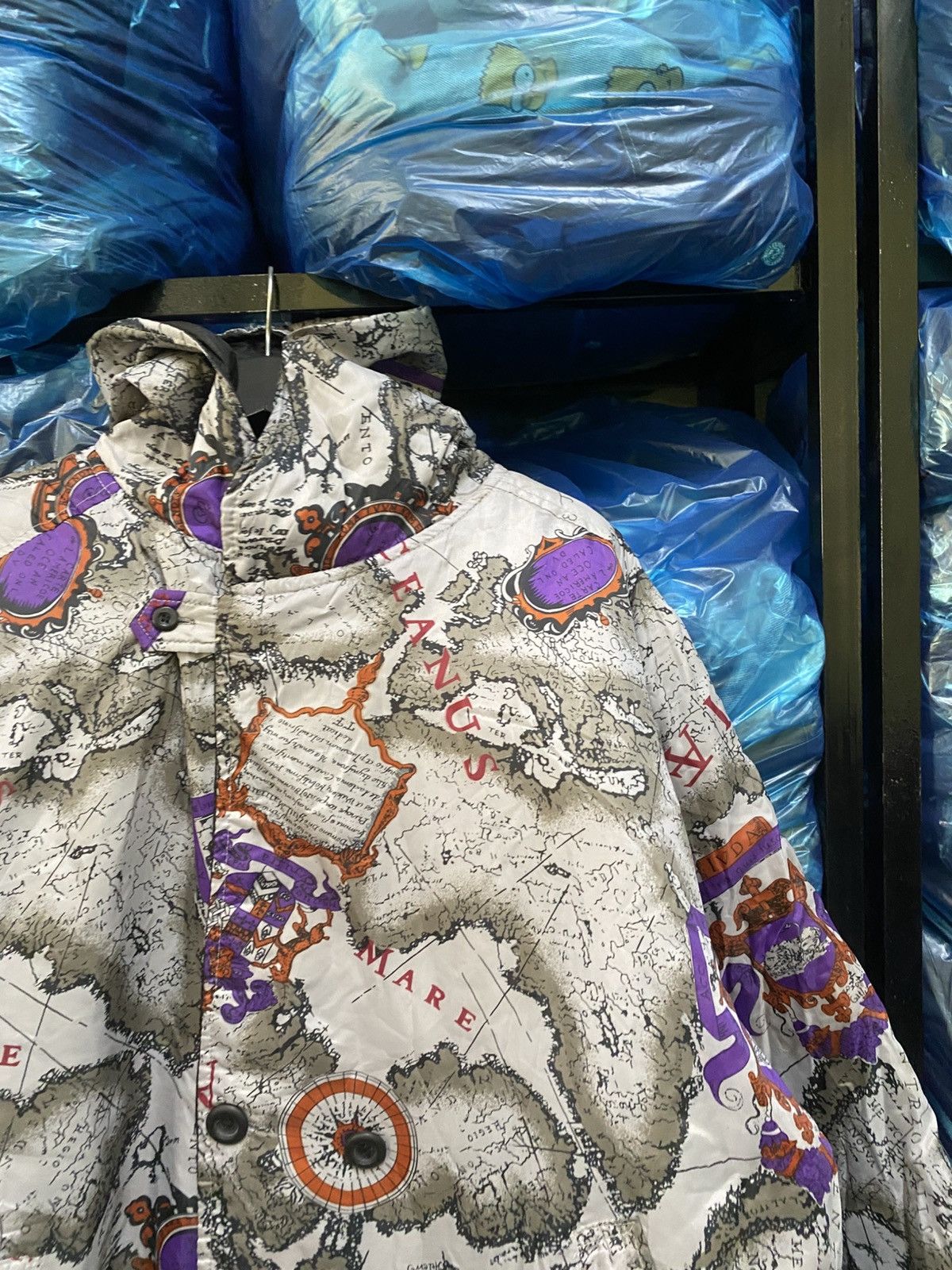 Vintage Vintage Map Print Oversized Puffer Jacket Style Unisex Coat Size US L / EU 52-54 / 3 - 6 Thumbnail