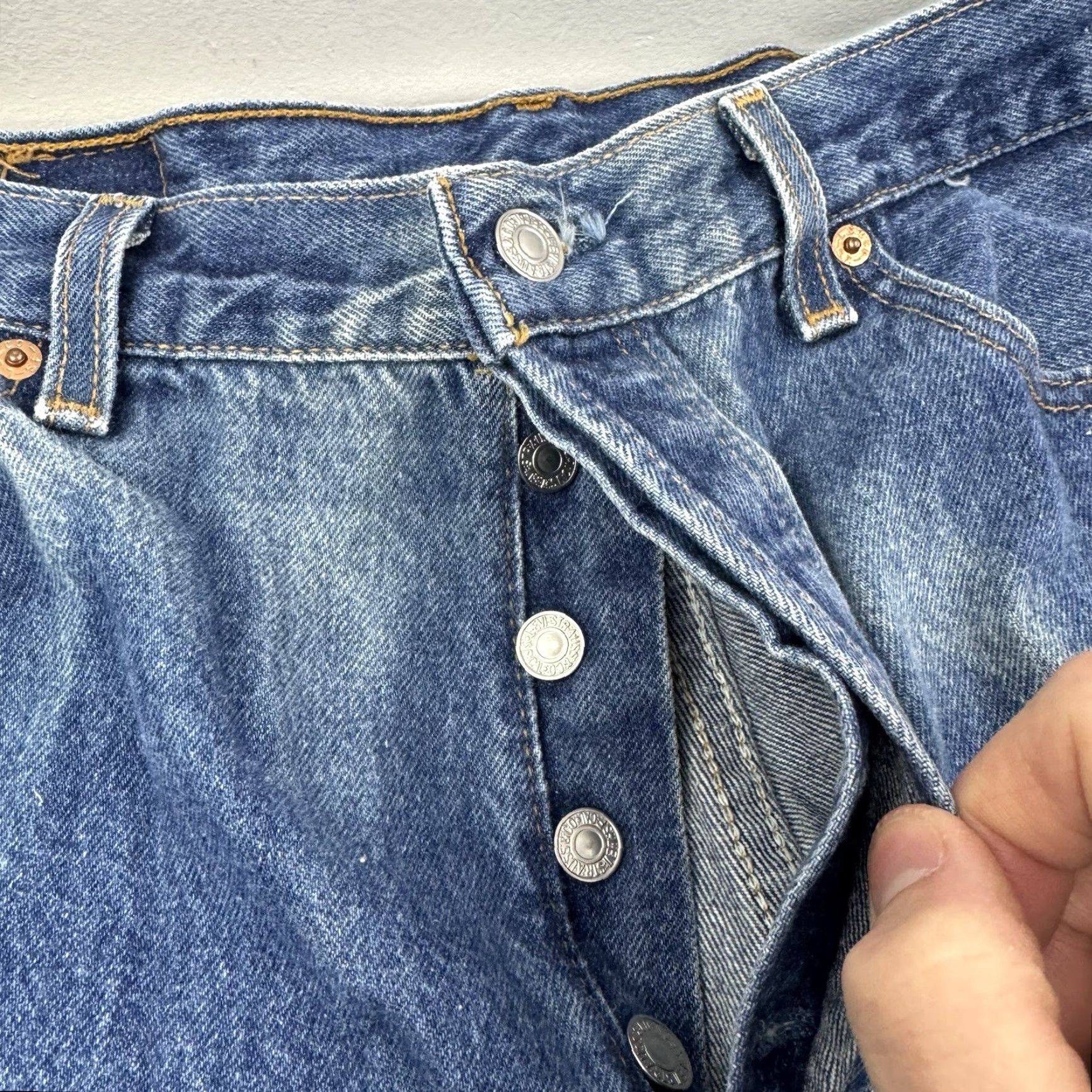Levi's VINTAGE Levi's 501 Jeans Adult 35x34 Button Fly Straight Leg USA Hipster Blue Cotton Mens Size US 35 - 4 Thumbnail