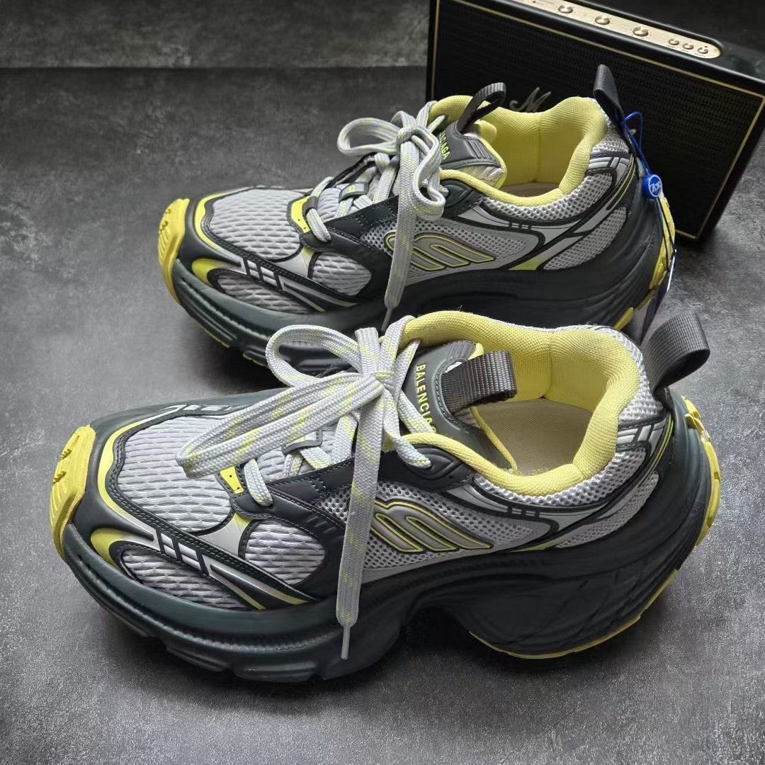 Balenciaga Balenciaga Yellow Lowtop Sneakers XL Men Size US 10 / EU 43 - 1 Thumbnail