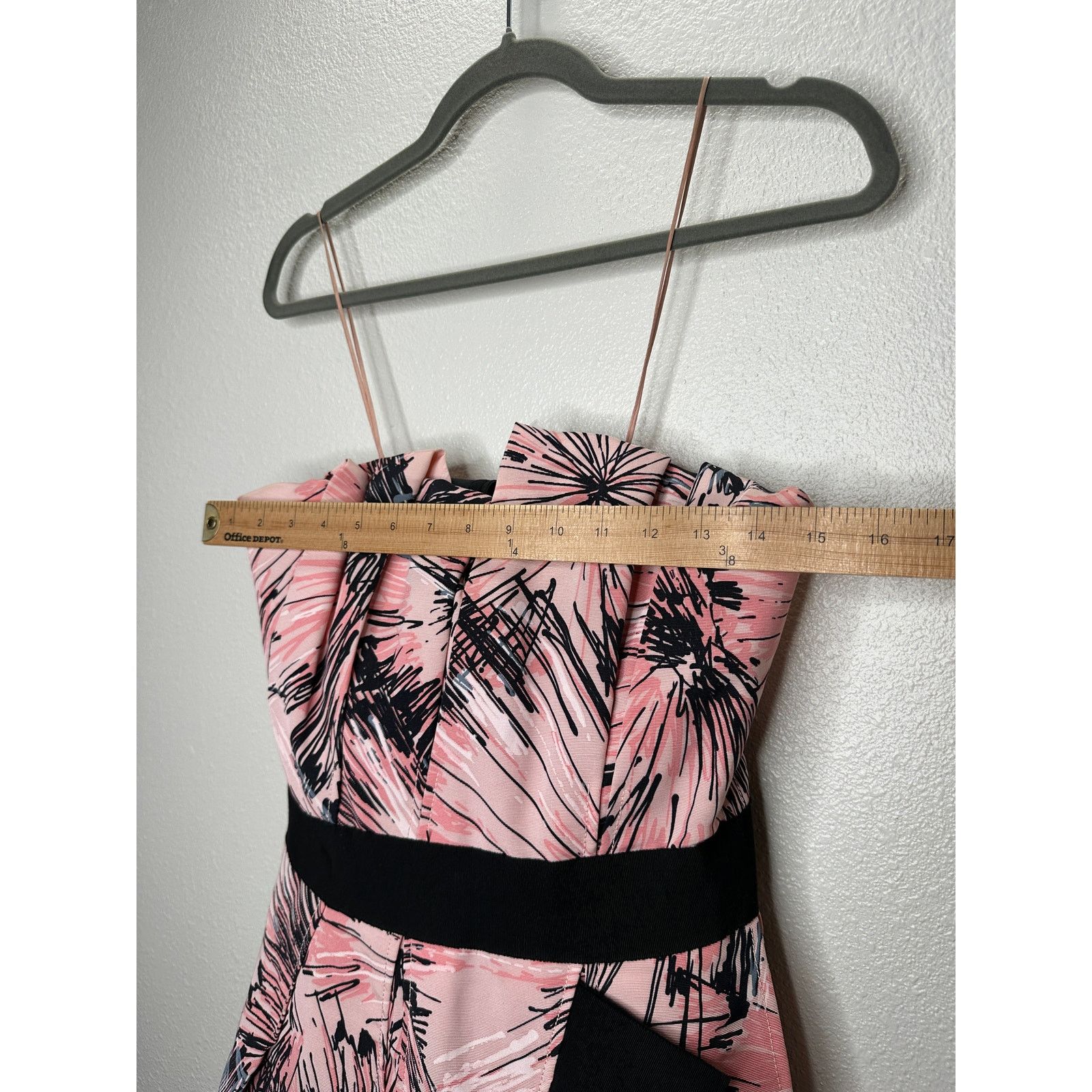 Carolina Herrera NWT Carolina Herrera Pink Parasol Print Strapless Dress S Size S / US 4 / IT 40 - 14 Thumbnail