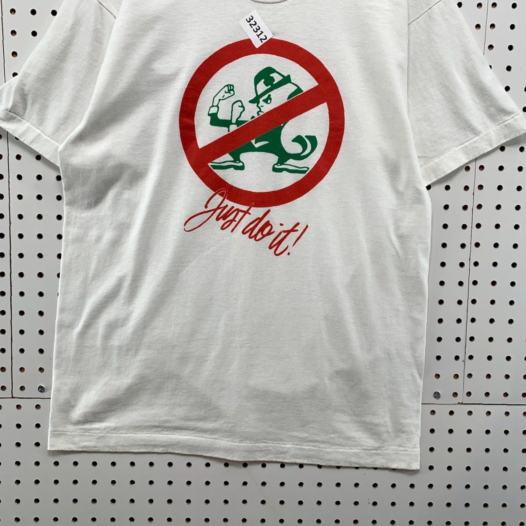 Vintage VINTAGE Screen Stars 90s Notre Dame Shirt White Adult Medium Crew Neck Short Sleeve Made in USA Mens T-Shirt Size US M / EU 48-50 / 2 - 6 Thumbnail