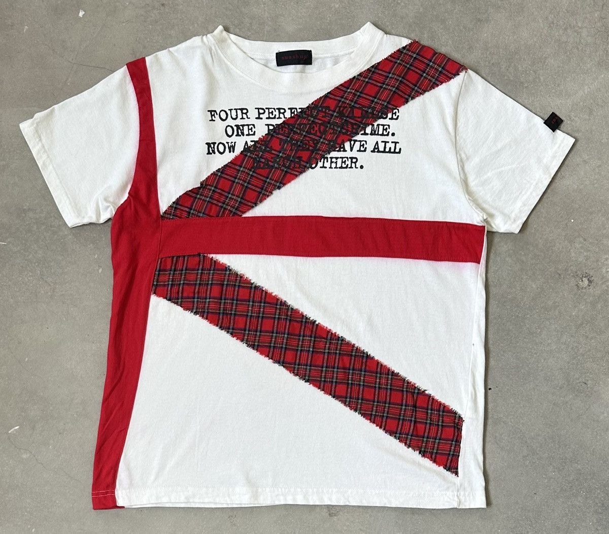Japanese Brand VINTAGE SMASH UP PUNK GOTHIC TEE Size US M / EU 48-50 / 2 - 1 Thumbnail