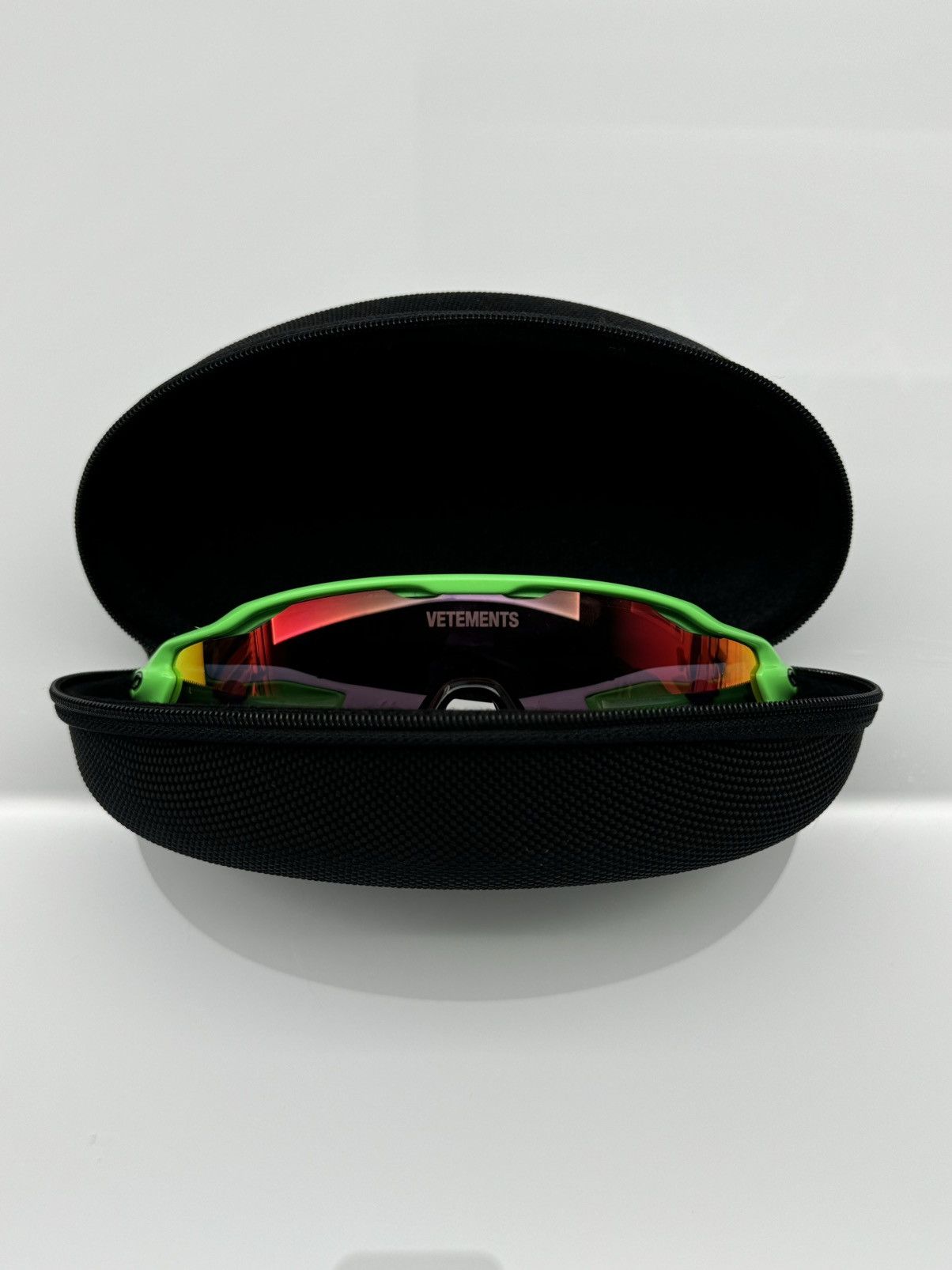 Oakley × Vetements Vetements x Oakley Spikes 200 Sunglasses Size ONE SIZE - 7 Thumbnail