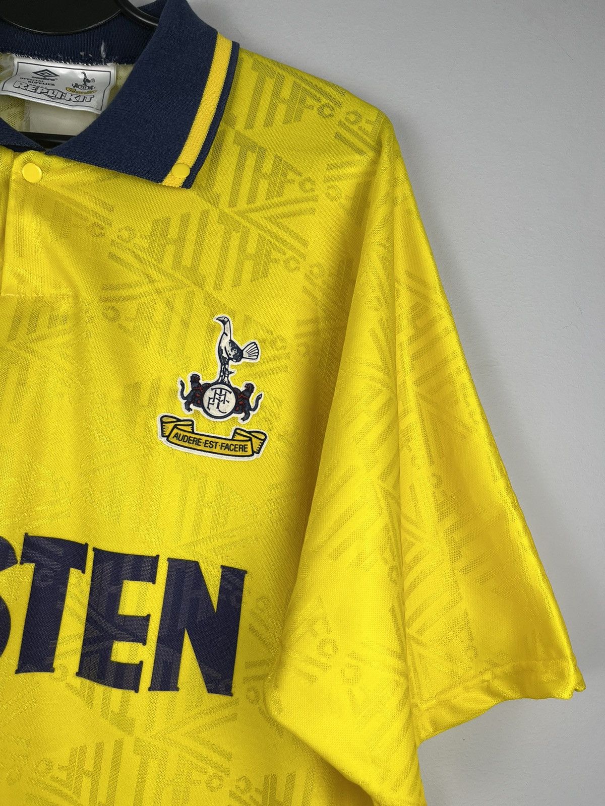 Umbro × Vintage 90s Umbro replikit tottenham spurs away 1991/92/93/94 Size US L / EU 52-54 / 3 - 2 Thumbnail