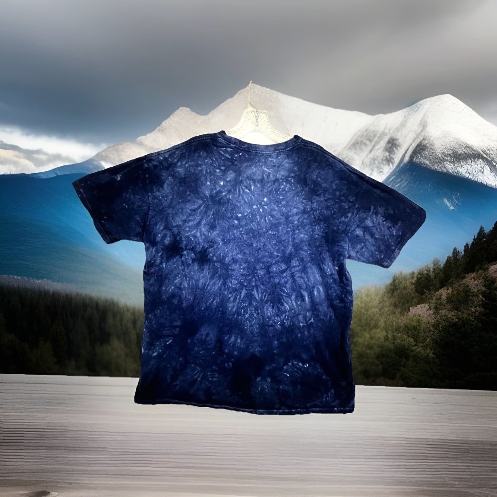 The Mountain VINTAGE The Mountain Men's Space Wolf T-Shirt XL Crew Neck Short Sleeve Cotton All Seasons Size US XL / EU 56 / 4 - 2 Thumbnail