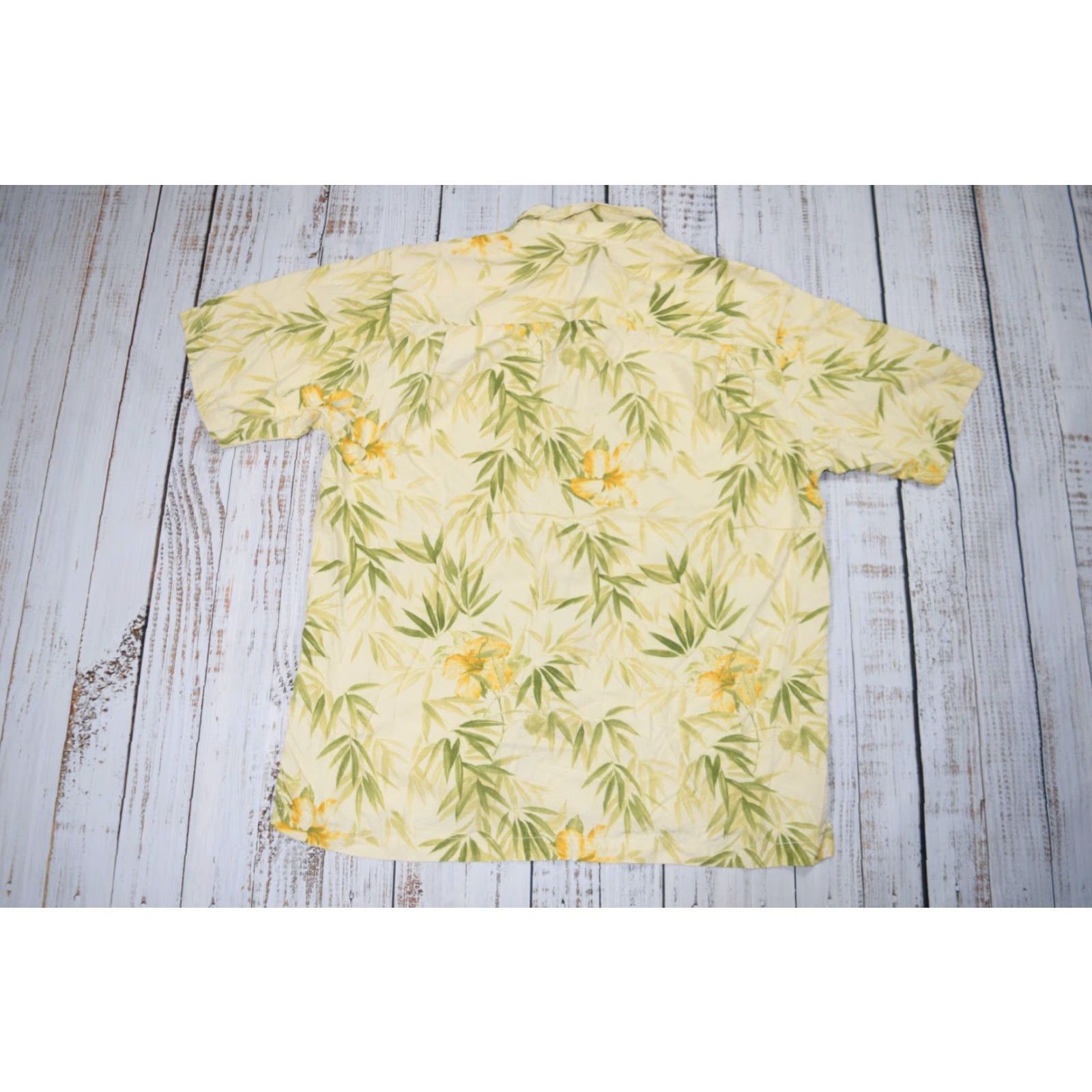 Tommy Bahama TOMMY BAHAMA HAWAIIAN SHIRT MENS XL YELLOW TROPICAL SEA SHELLS 100% SILK SHORT SLEEVE Size US XL / EU 56 / 4 - 6 Thumbnail