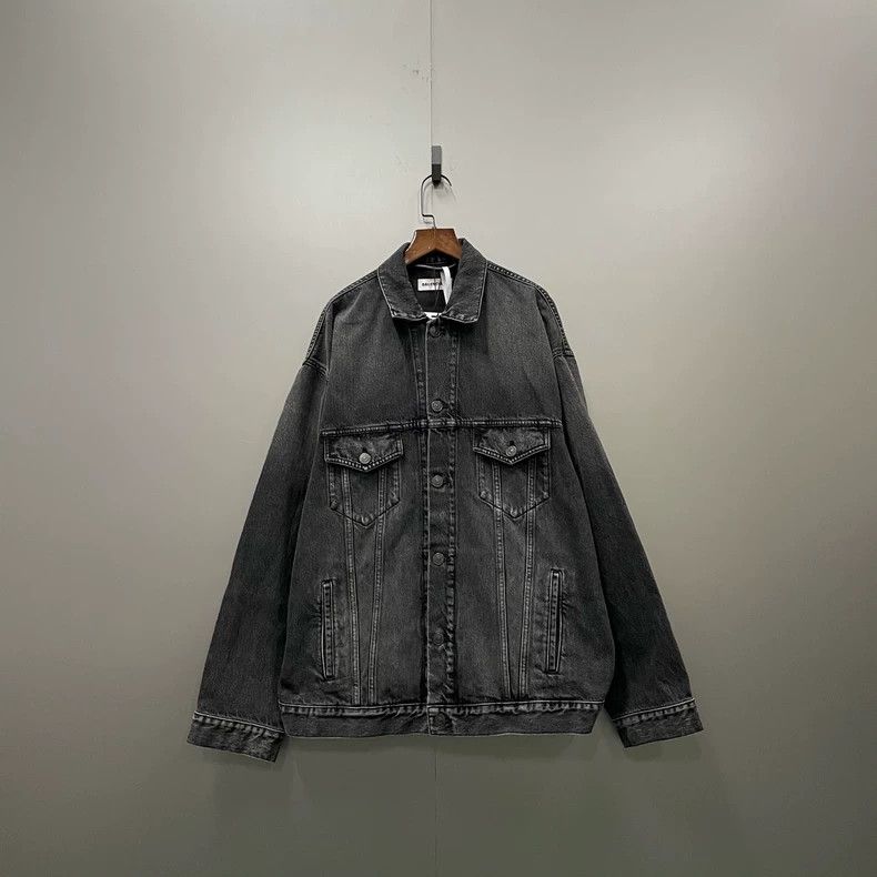 Balenciaga Balenciaga size 36 Castle print denim jacket Size L / US 10 / IT 46 - 2 Thumbnail
