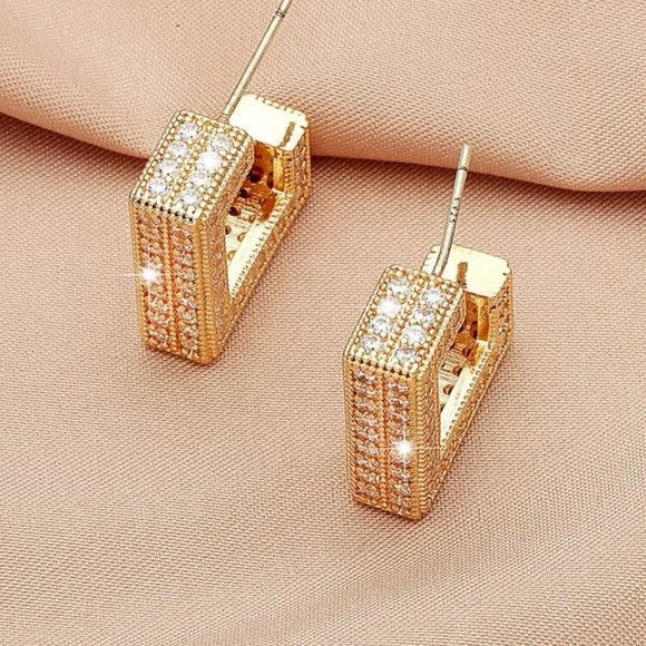 The Unbranded Brand Women Stainless Steel Rhinestone Geometric Hoop Earrings Size ONE SIZE - 4 Thumbnail