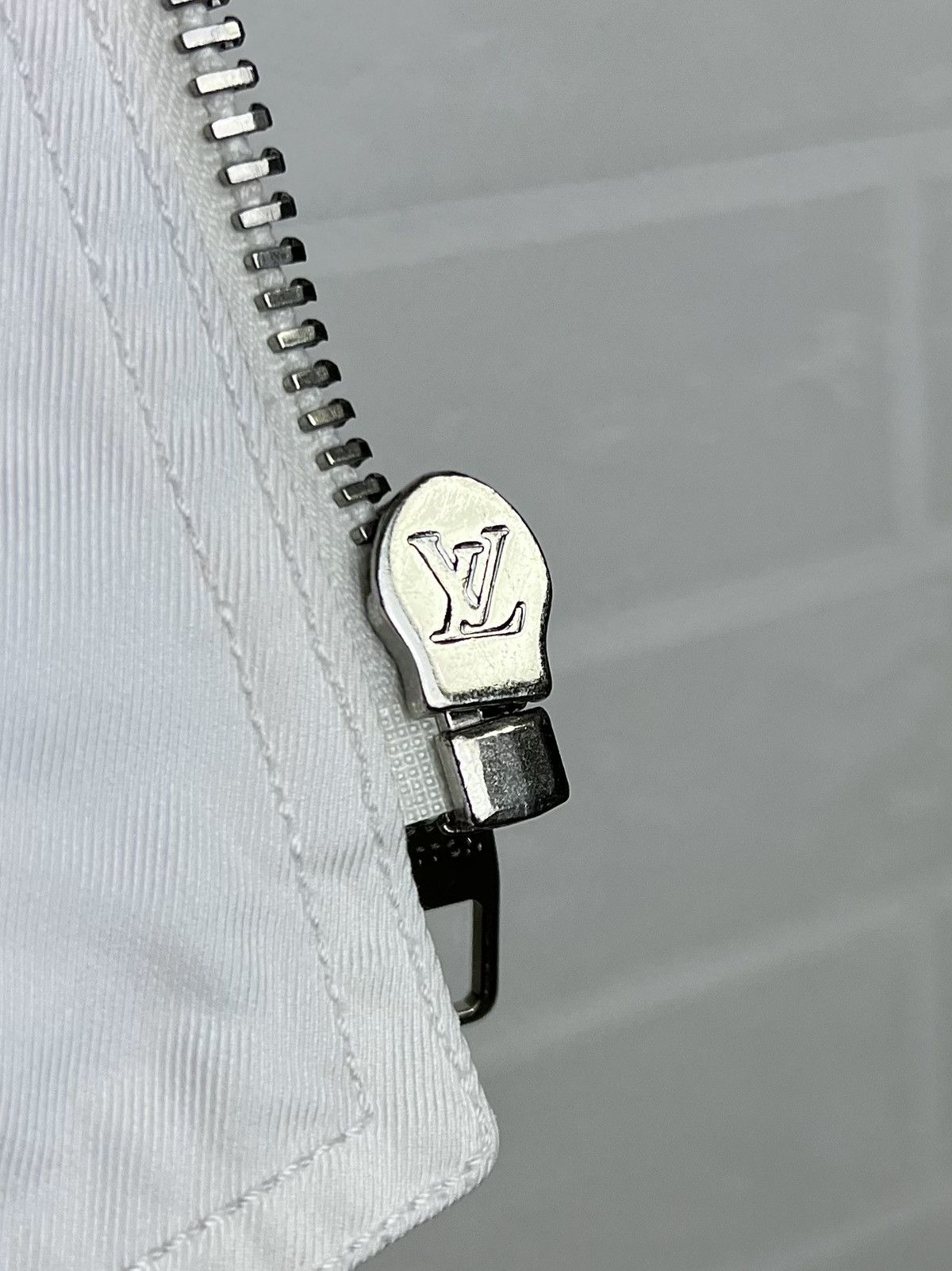 Louis Vuitton LOUIS VUITTON Jacket Biker Cotton Zippers Pocket LV White Size US XL / EU 56 / 4 - 20 Thumbnail