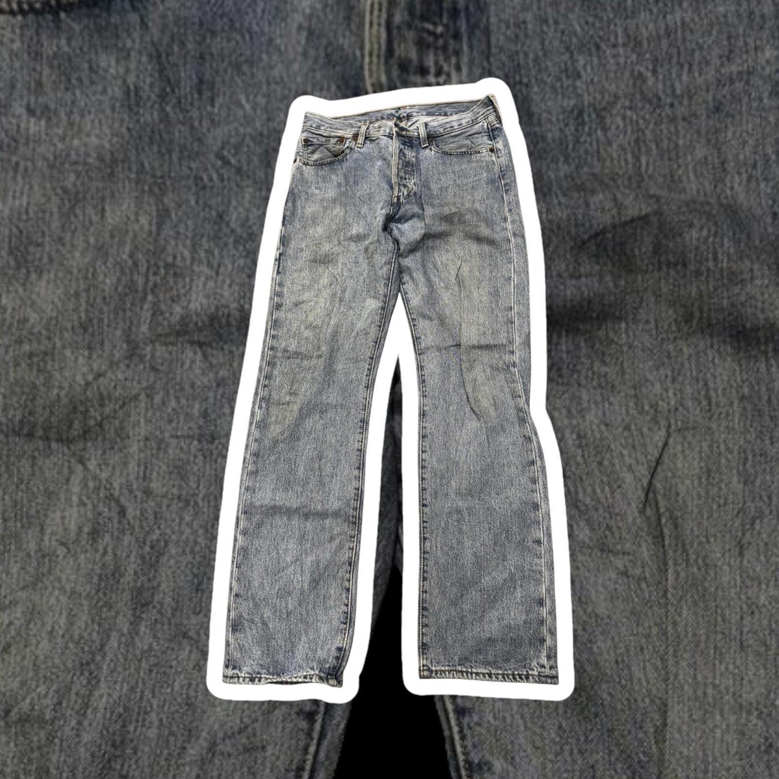 Designer Men's Straight Leg Jeans - Light Wash Denim Size 31" - 1 Thumbnail