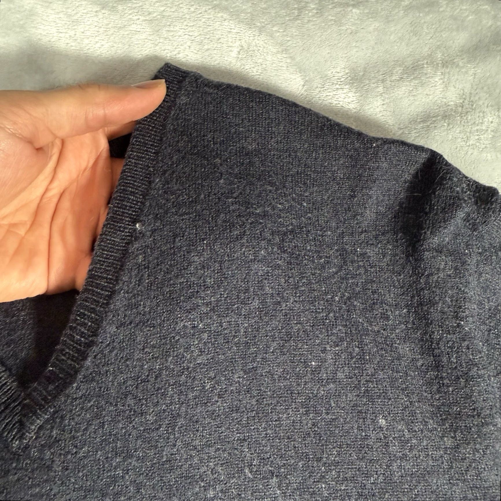 Brooks Brothers VINTAGE Brooks Brothers Sweater V-Neck Wool Mens L Slim Faded Blue 90s Pullover Knit Solid Logo Size US M / EU 48-50 / 2 - 5 Thumbnail