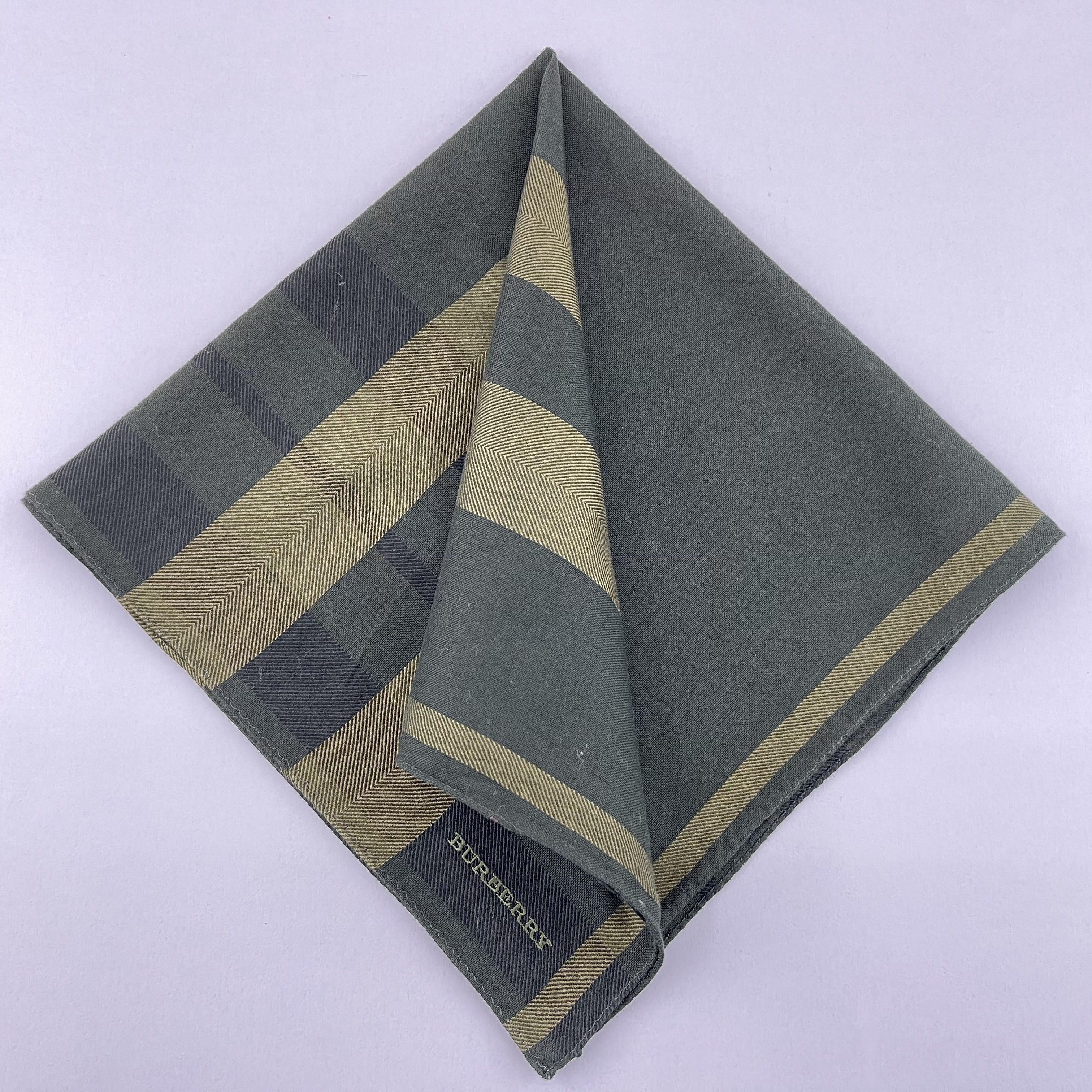 Burberry × Vintage Burberry Handkerchief/Neckerchief/Bandana-KD3234 Size ONE SIZE - 1 Thumbnail