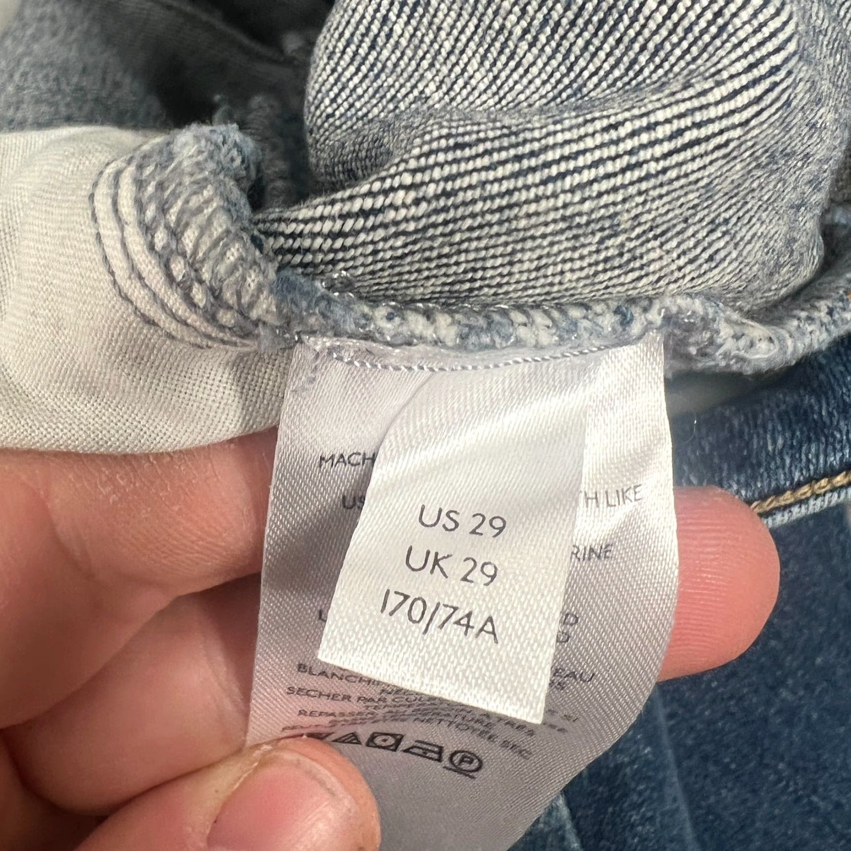 Vintage We The Free High Rise Mom Jeans Slim Straight Distressed Denim Blue 29 Women's Jeans 5-Pocket Denim Distressed Straight Fit Vintage? No Size 29" - 7 Thumbnail