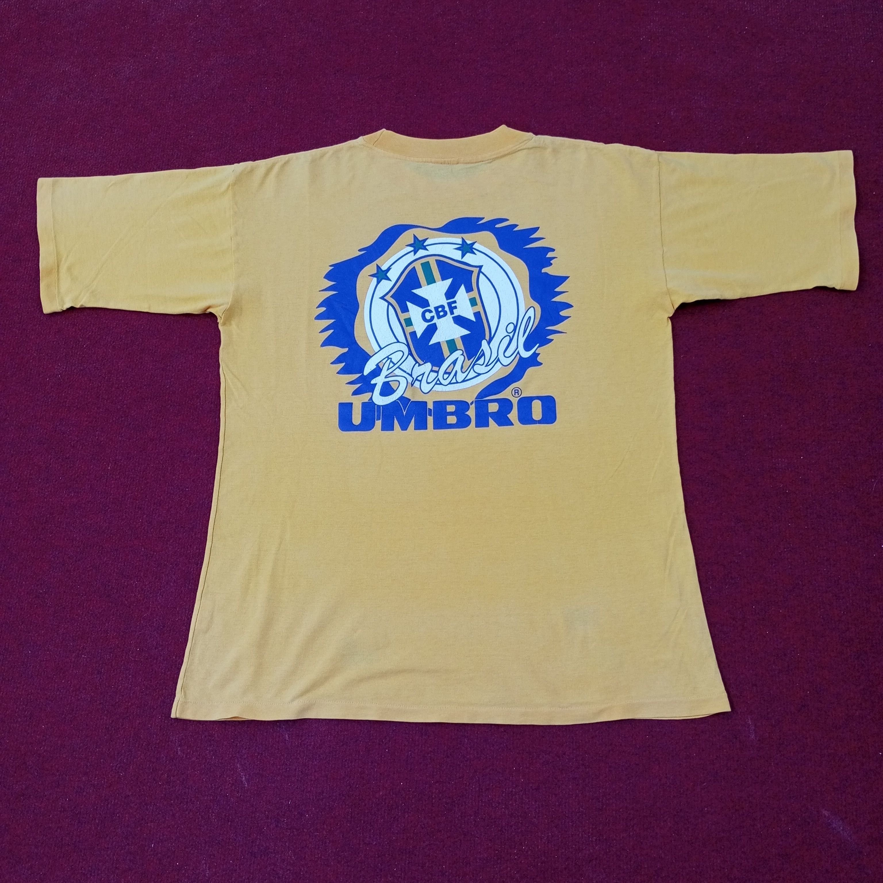 Vintage Umbro Brasil Football Soccer Team Vintage Tshirt c249n58 Size US L / EU 52-54 / 3 - 1 Thumbnail