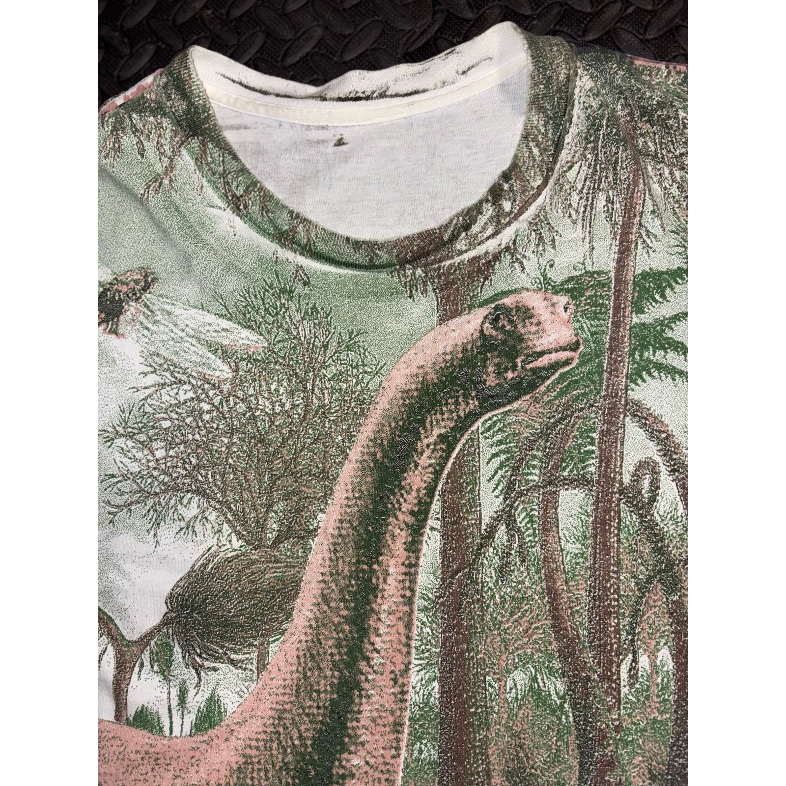 Vintage Vintage Stanley Desantis Dem Bones t shirt size large Size US L / EU 52-54 / 3 - 3 Thumbnail