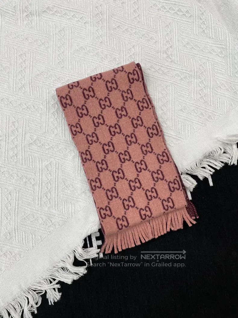 Gucci Gucci Pink full logo scarf Size ONE SIZE - 3 Thumbnail