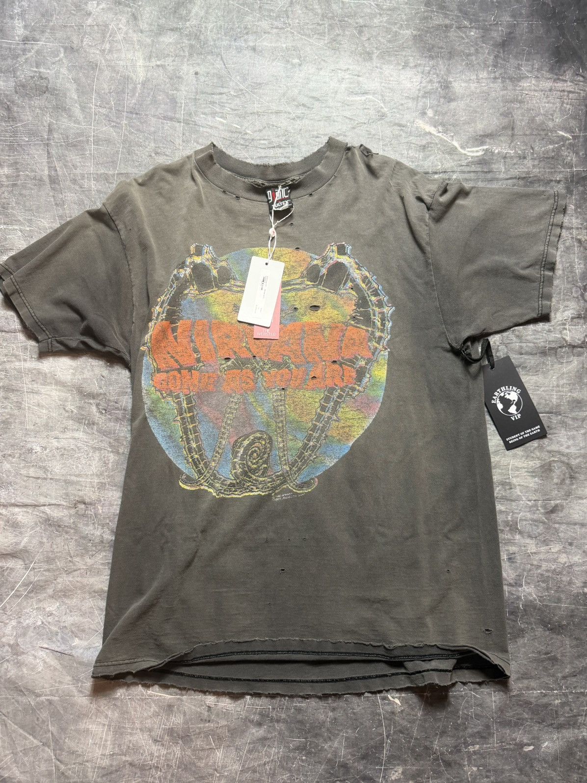 Vintage Vintage 1992 Nirvana Giant T-shirt Earthling VIP Size US XL / EU 56 / 4 - 1 Thumbnail