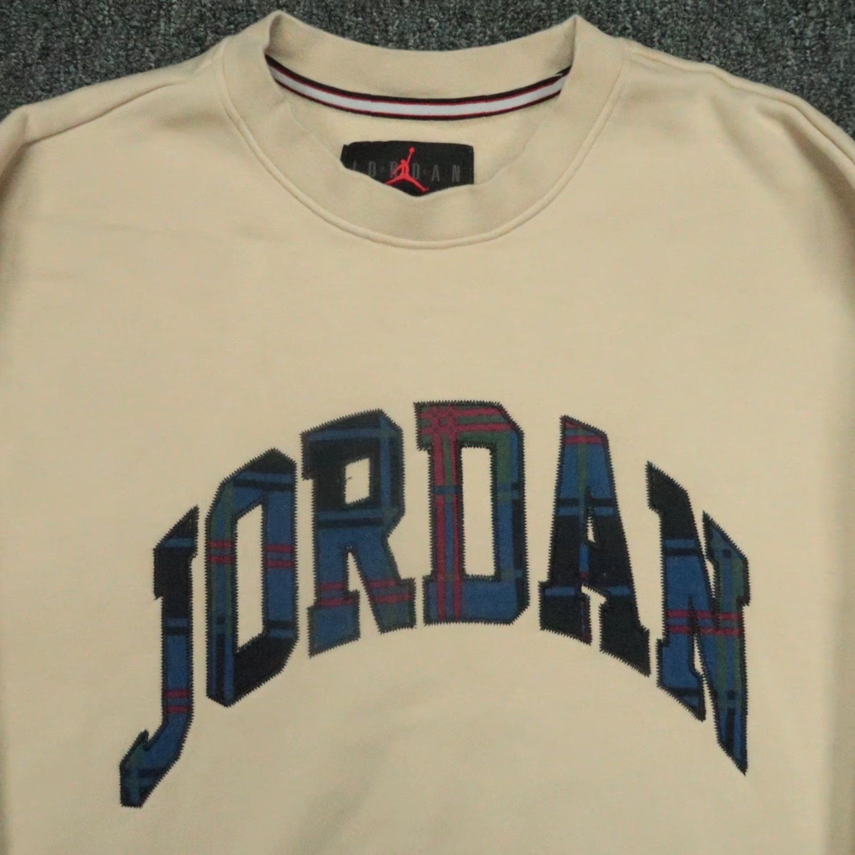 Nike Nike Sweatshirt Mens Small Tan Jordan Essential Holiday Heritage Fleece Crew Size US S / EU 44-46 / 1 - 2 Thumbnail