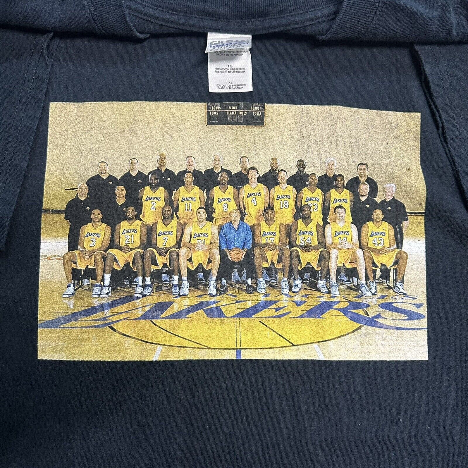 Vintage 2006 Los Angeles Lakers Basketball Roster T-Shirt
