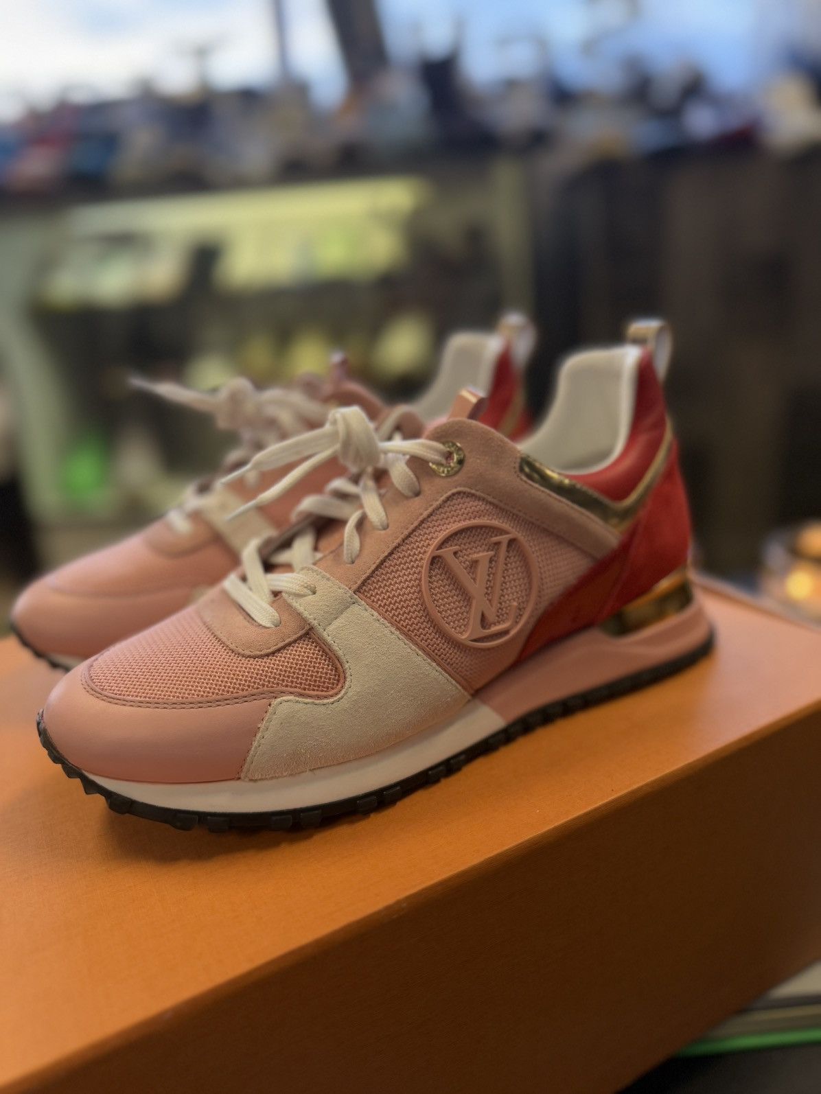 Louis Vuitton Louis Vuitton Women’s Pink Low Top Sneakers 38/8US Size US 8 / IT 38 - 5 Thumbnail