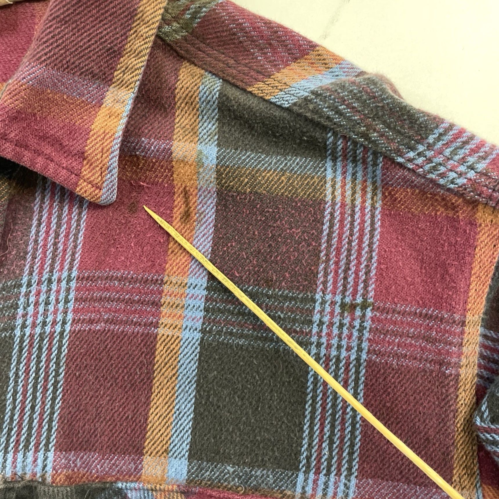 VINTAGE Carhartt Men's Button-Up Shirt Size 2XL Long Sleeve Plaid Cotton All Seasons