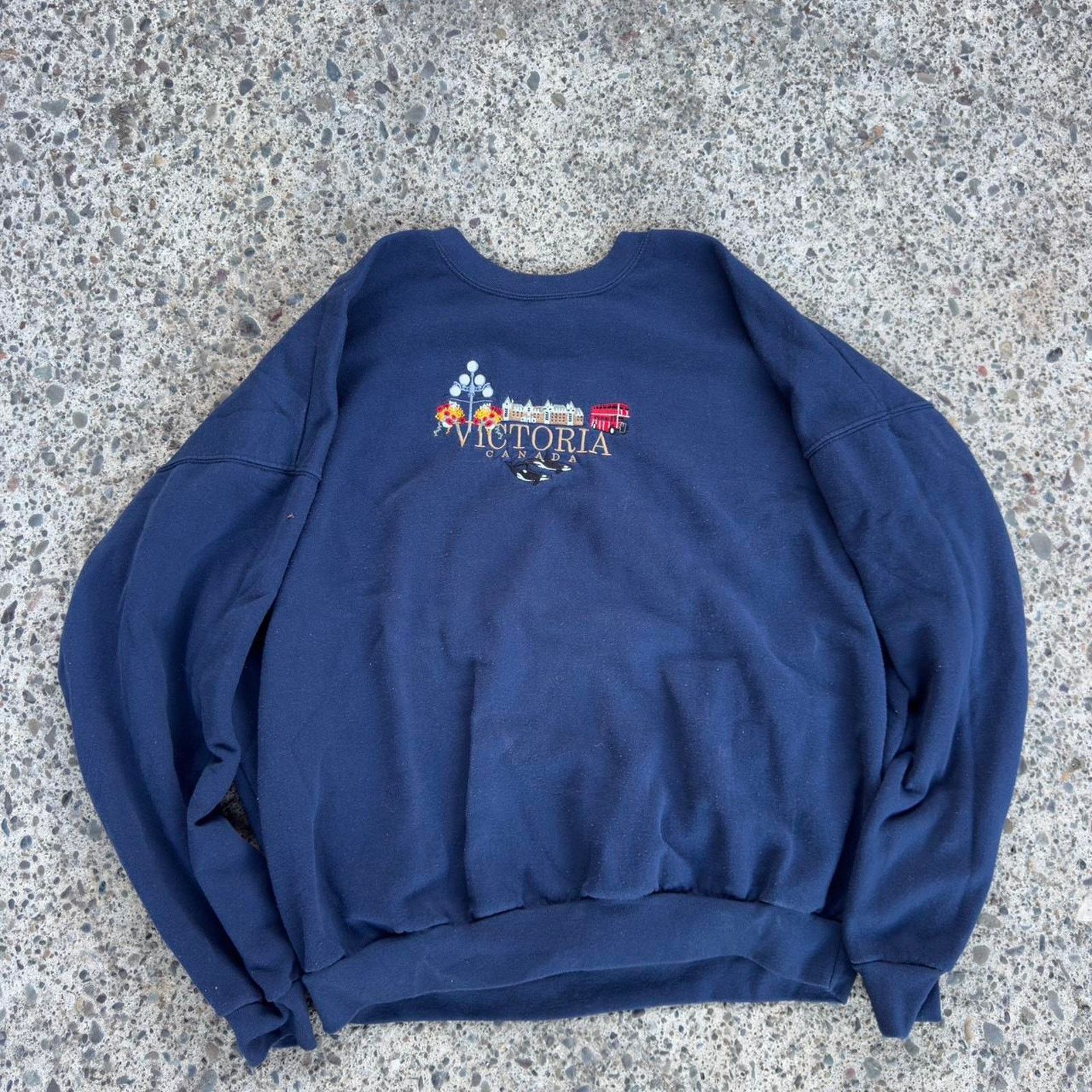 Other Victoria canada embroidered crewneck Size US XL / EU 56 / 4 - 1 Thumbnail