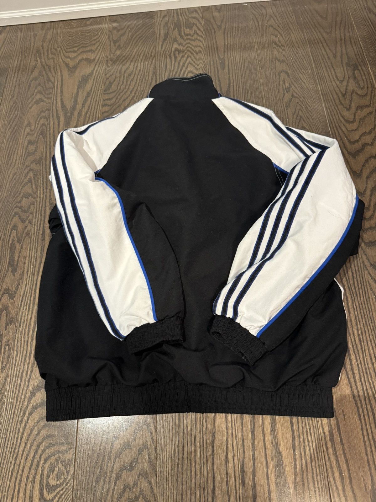 Adidas VINTAGE ADIDAS JACKET Size US M / EU 48-50 / 2 - 3 Thumbnail