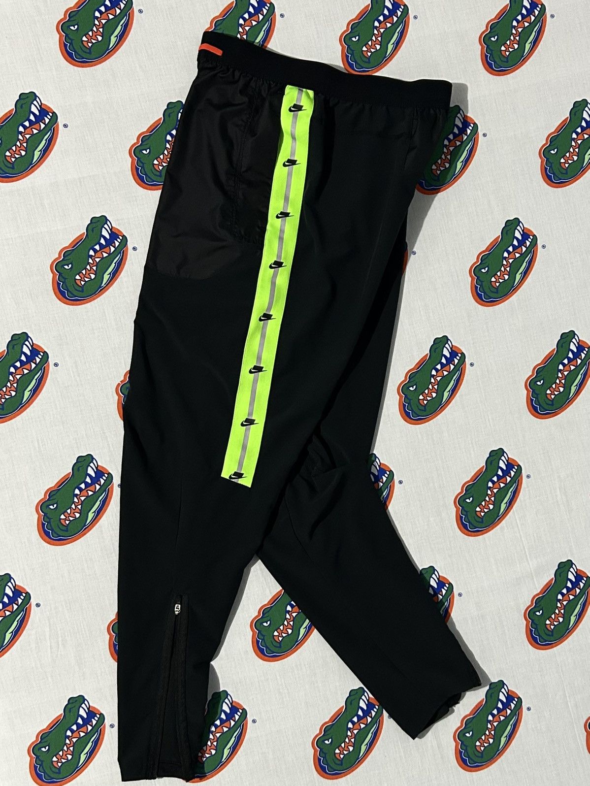nike wild run joggers