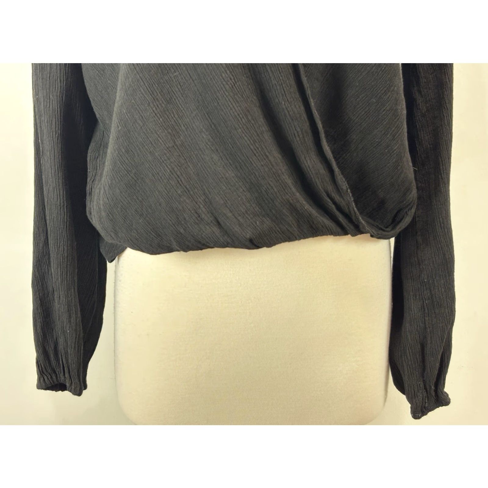 Free People FREE PEOPLE Bohemian Wrap Blouse S Black Long Balloon Sleeve 70s Womens Size S / US 4 / IT 40 - 6 Thumbnail