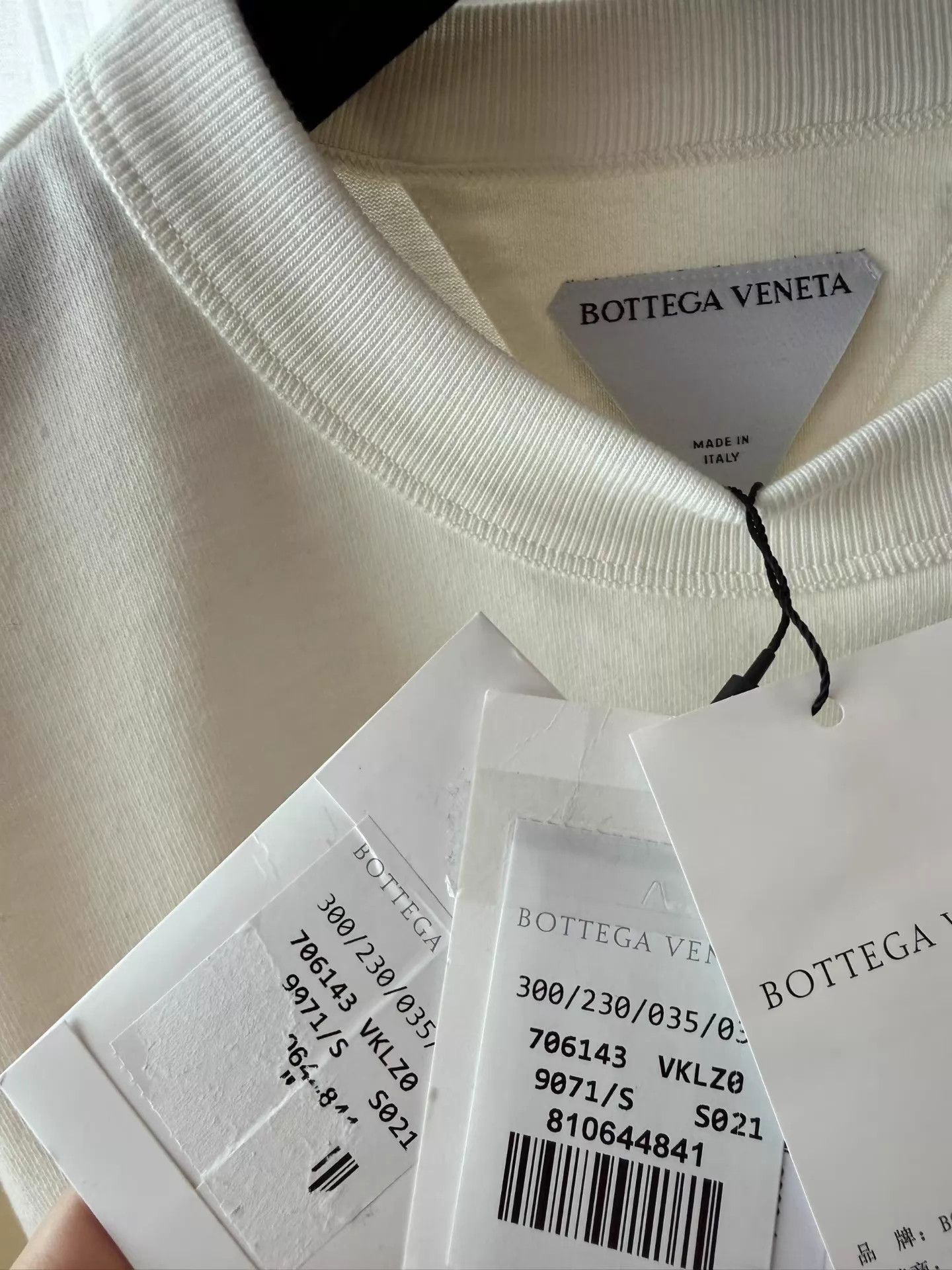 Bottega Veneta BV Classic Logo White Tee S New w/ Tags Stiff Thick Sale Size S / US 4 / IT 40 - 4 Thumbnail