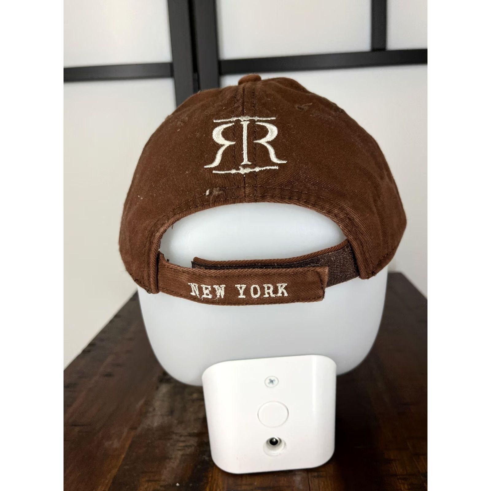 Vintage Robin Ruth New York Hat Cap Strap Back One Size Adult Brown 100% Cotton Twill Embroidered Baseball Cap Size ONE SIZE - 6 Thumbnail