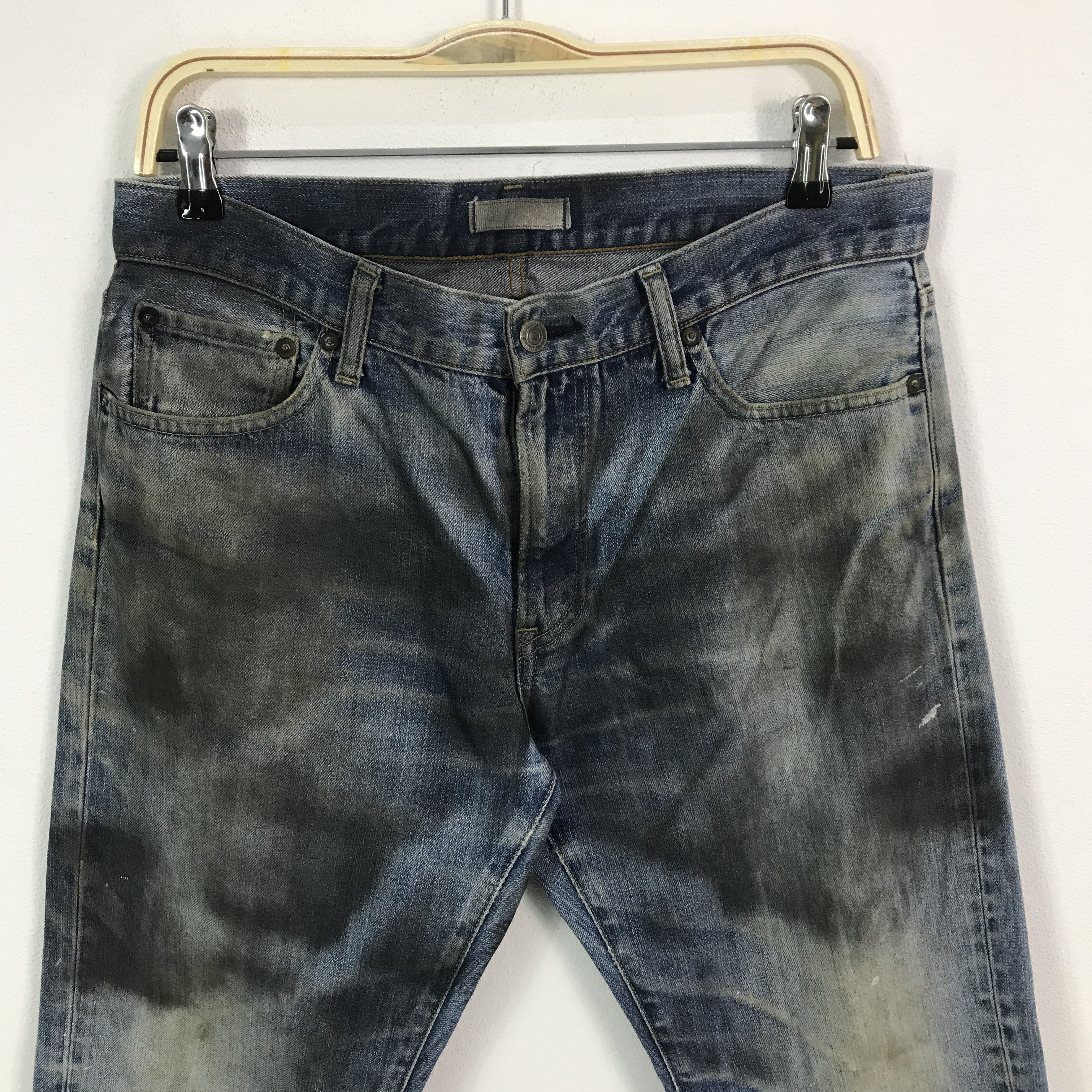 Uniqlo uniqlo distressed japan black sprey style jeans pants Size US 32 / EU 48 - 3 Thumbnail