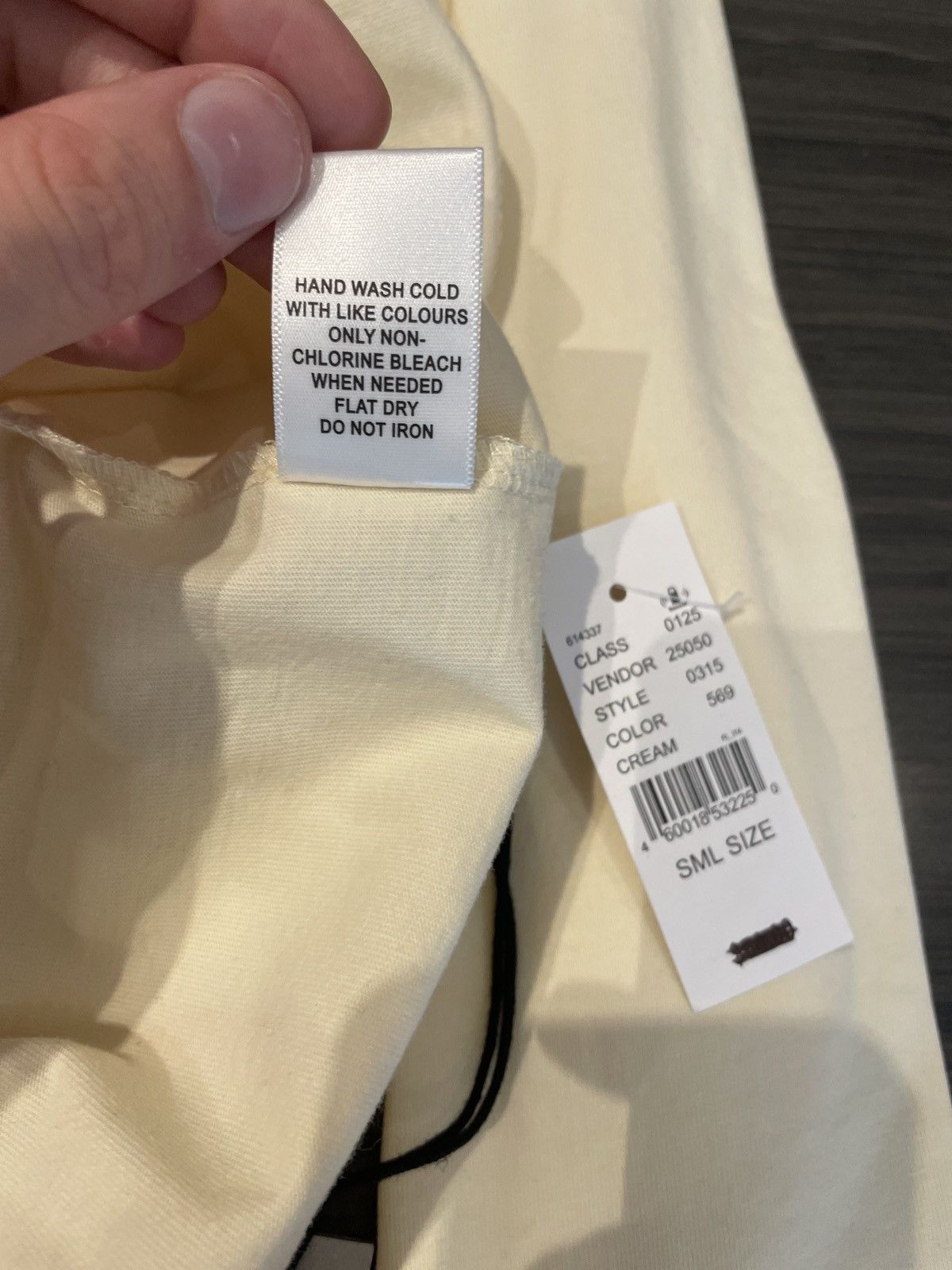 Essentials Fear of God Essentials Back Logo Long Sleeve Cream Small Size US S / EU 44-46 / 1 - 5 Thumbnail
