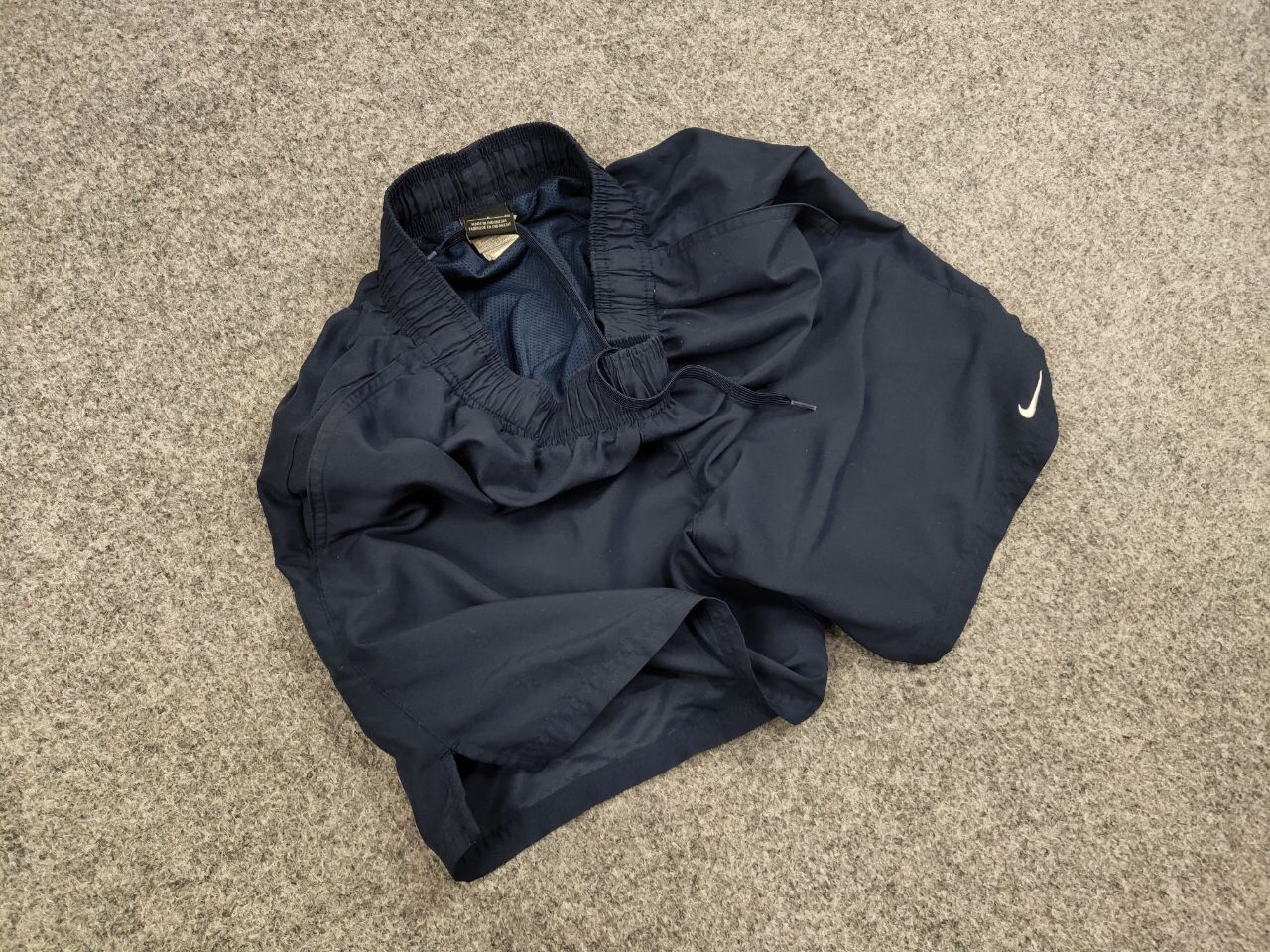 Nike Vintage Nike Shorts Dark Logo swoosh casual Y2K Streetwear Size US 31 - 7 Thumbnail
