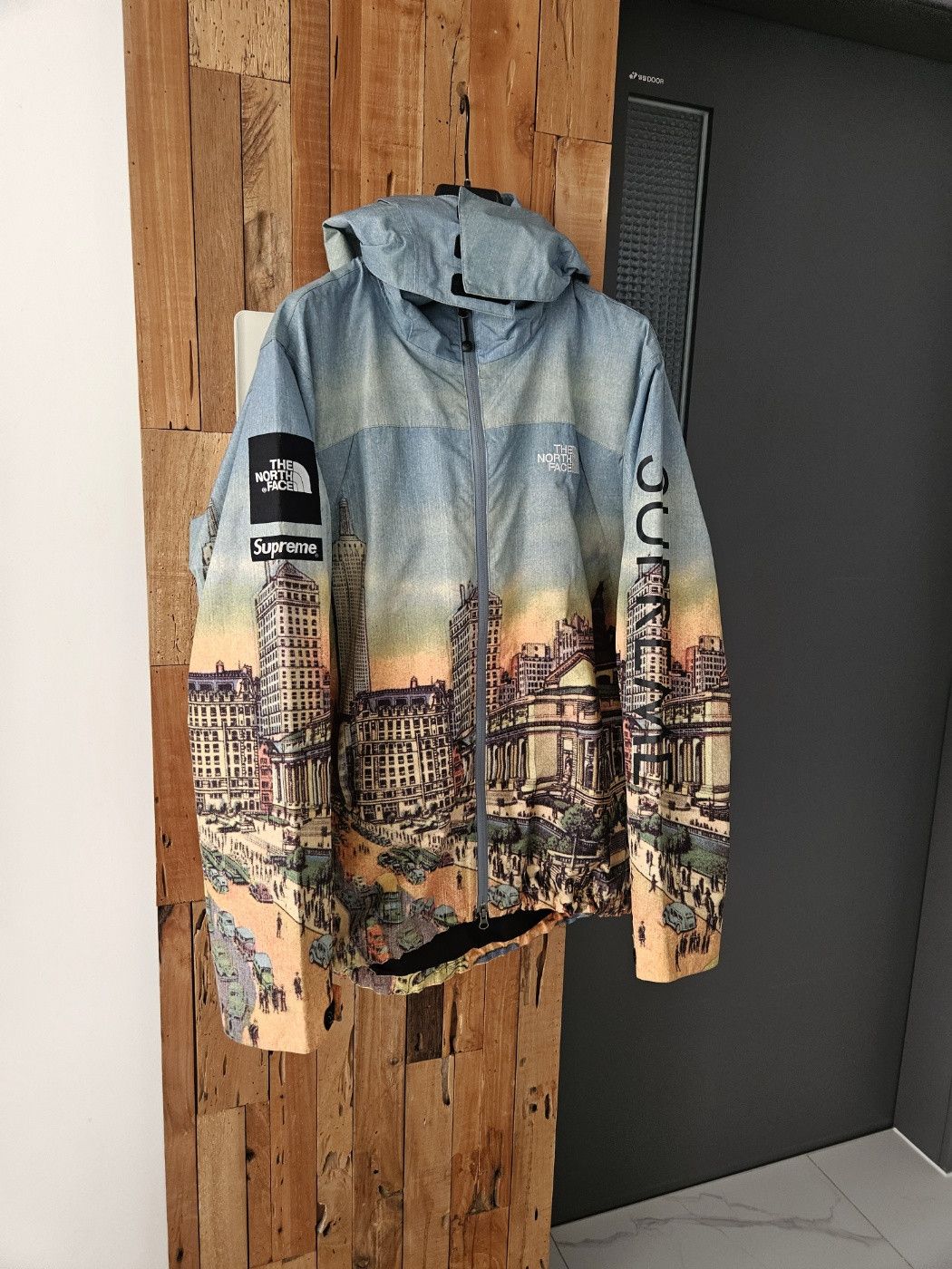 Supreme × The North Face Supreme x The North Face Day Summit Jacket Size US XL / EU 56 / 4 - 3 Thumbnail