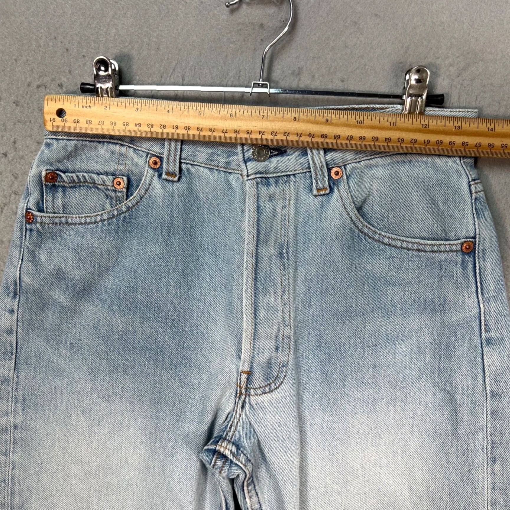 Levi's VINTAGE Levi's Jeans Women 26 x 22 Cropped Light Wash High Rise Straight 5-Pocket Denim Blue 90s Style Womens Size 26" / US 2 / IT 38 - 4 Thumbnail