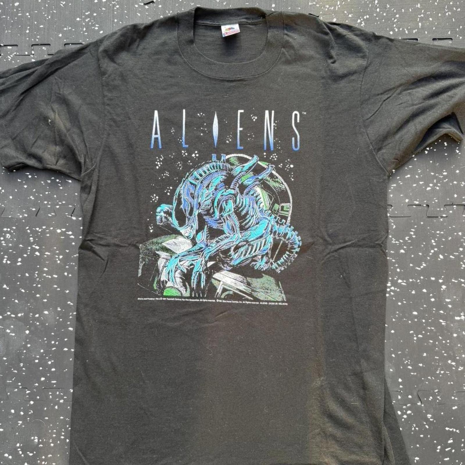 1991 aliens dark horse comic tee