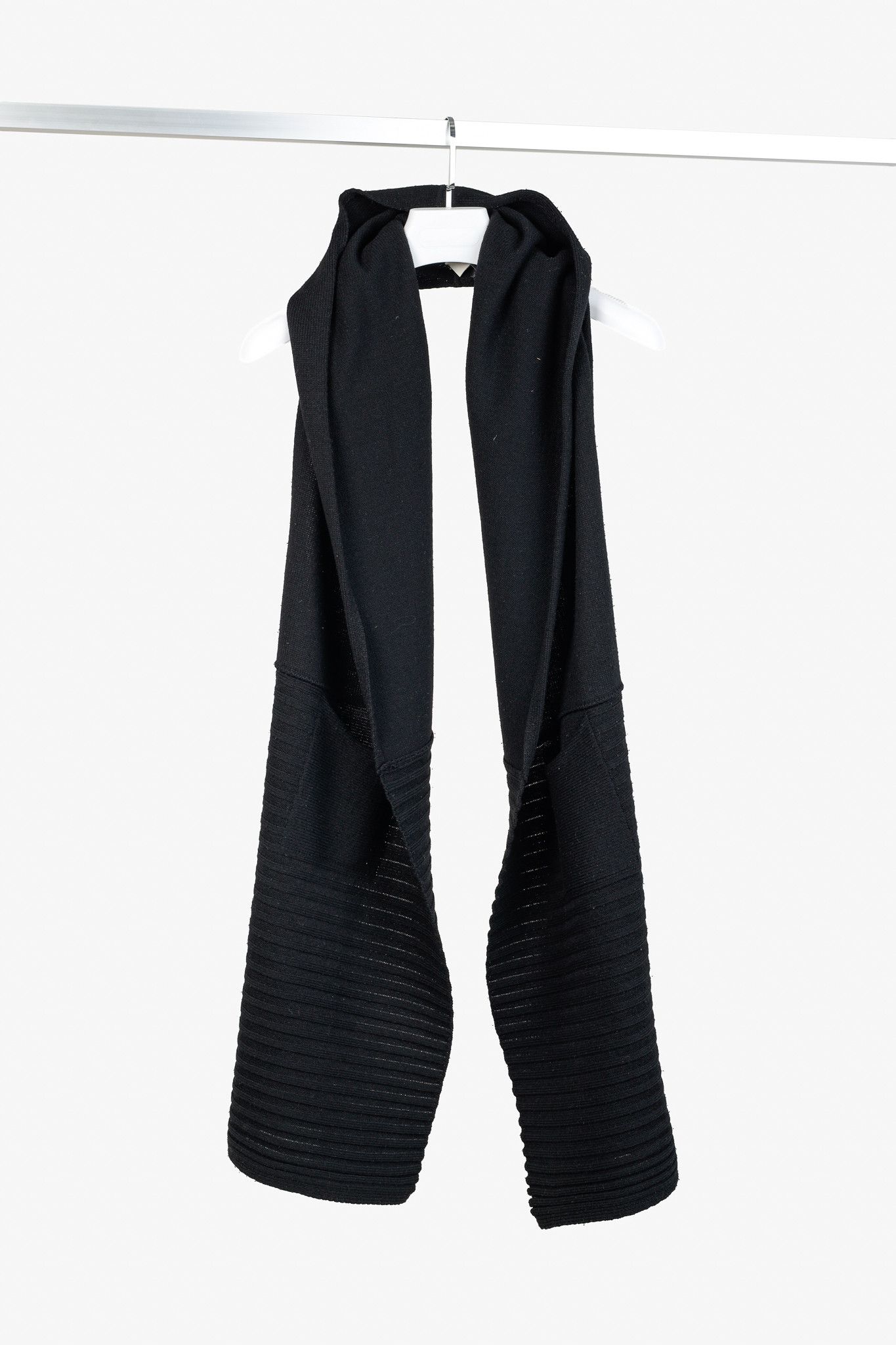 Sarah Pacini Sarah Pacini Black Wool-Blend Ribbed-Knit Pocket Scarf Size ONE SIZE - 1 Thumbnail