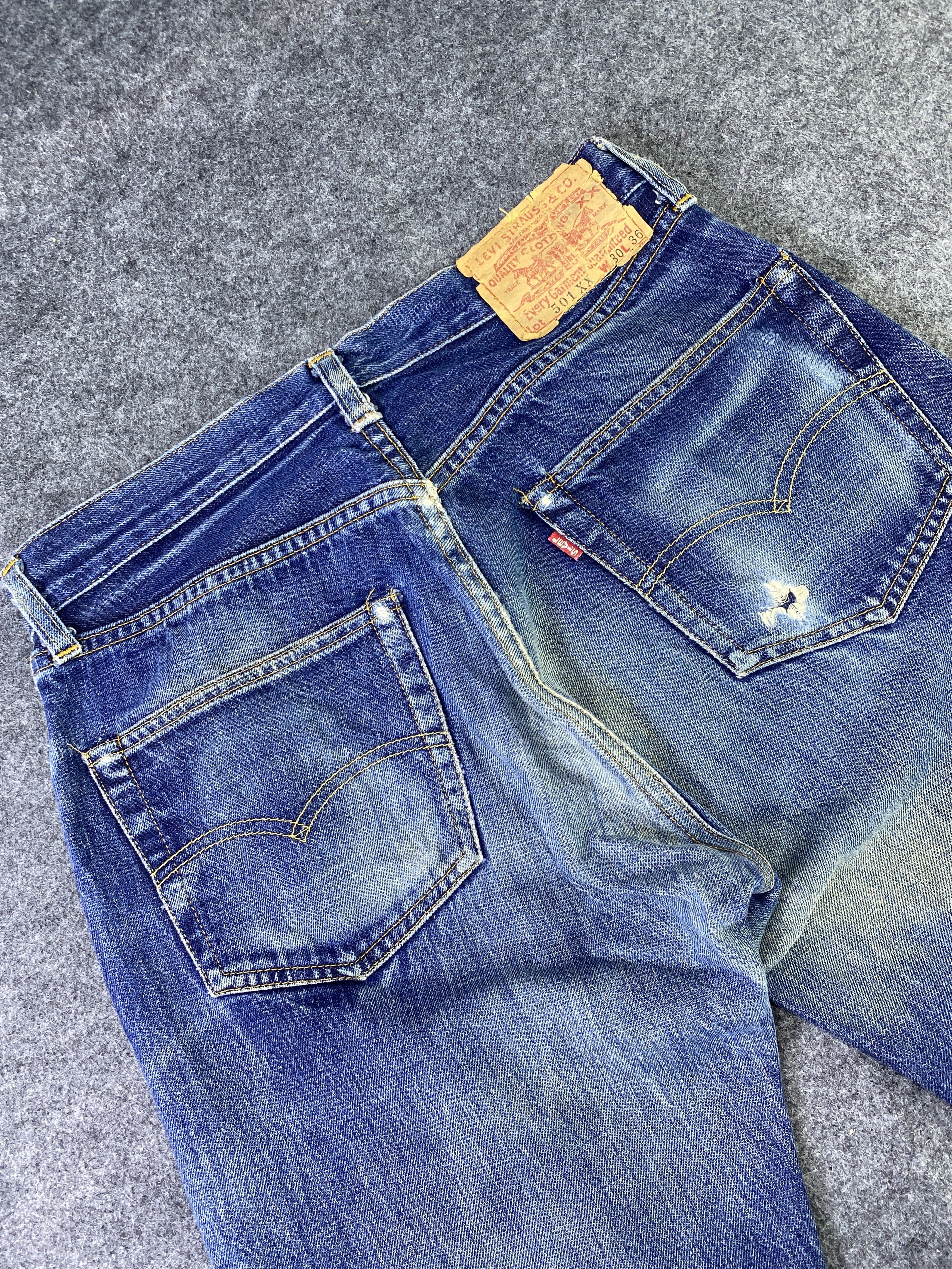 Levi's VINTAGE LEVI'S 501xx REDLINE DISTRESSES BLUE WASH JEANS-J888 Size US 30 / EU 46 - 10 Thumbnail